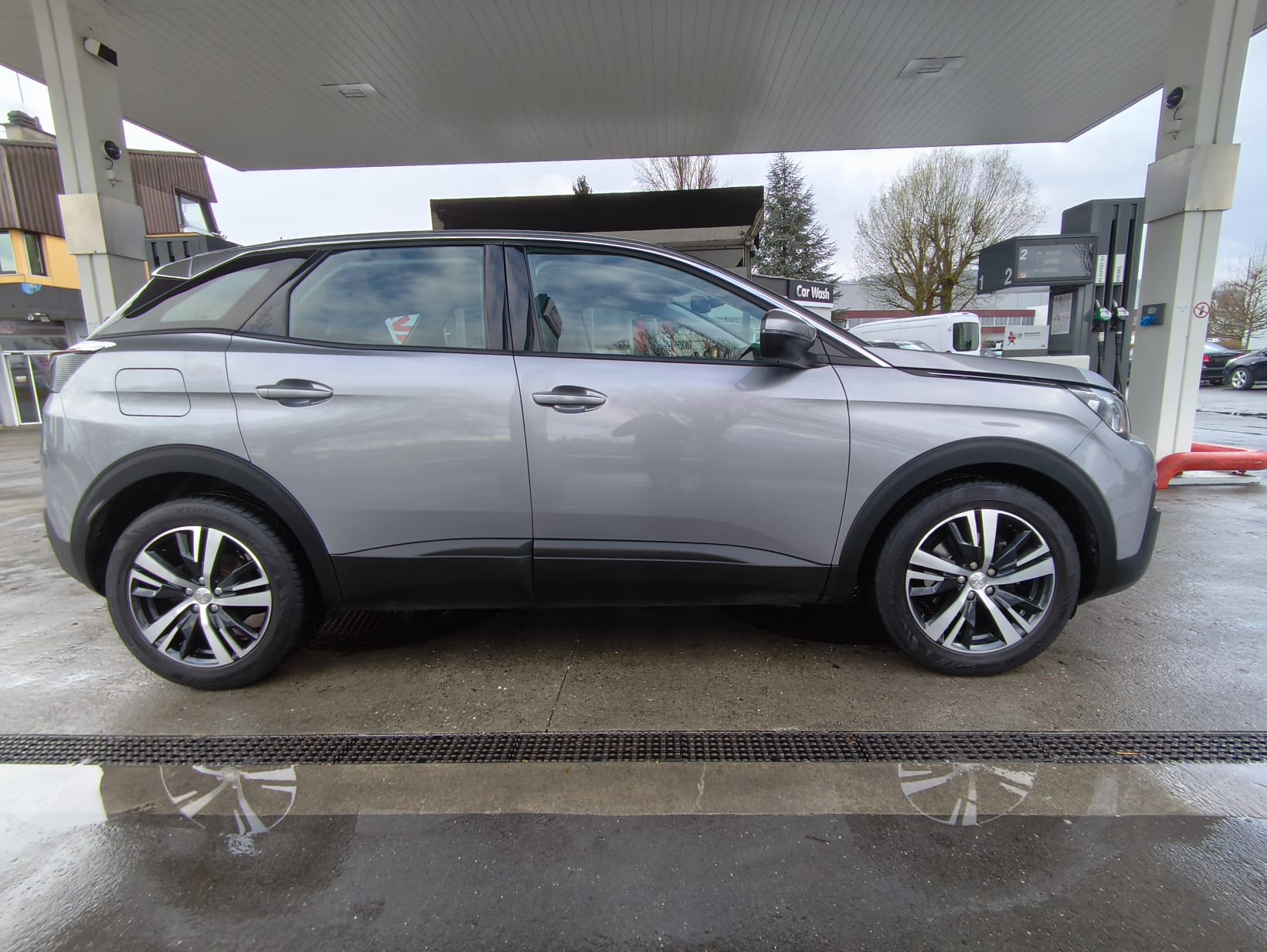 PEUGEOT 3008 1.2 PureTech Allure EAT-image-4