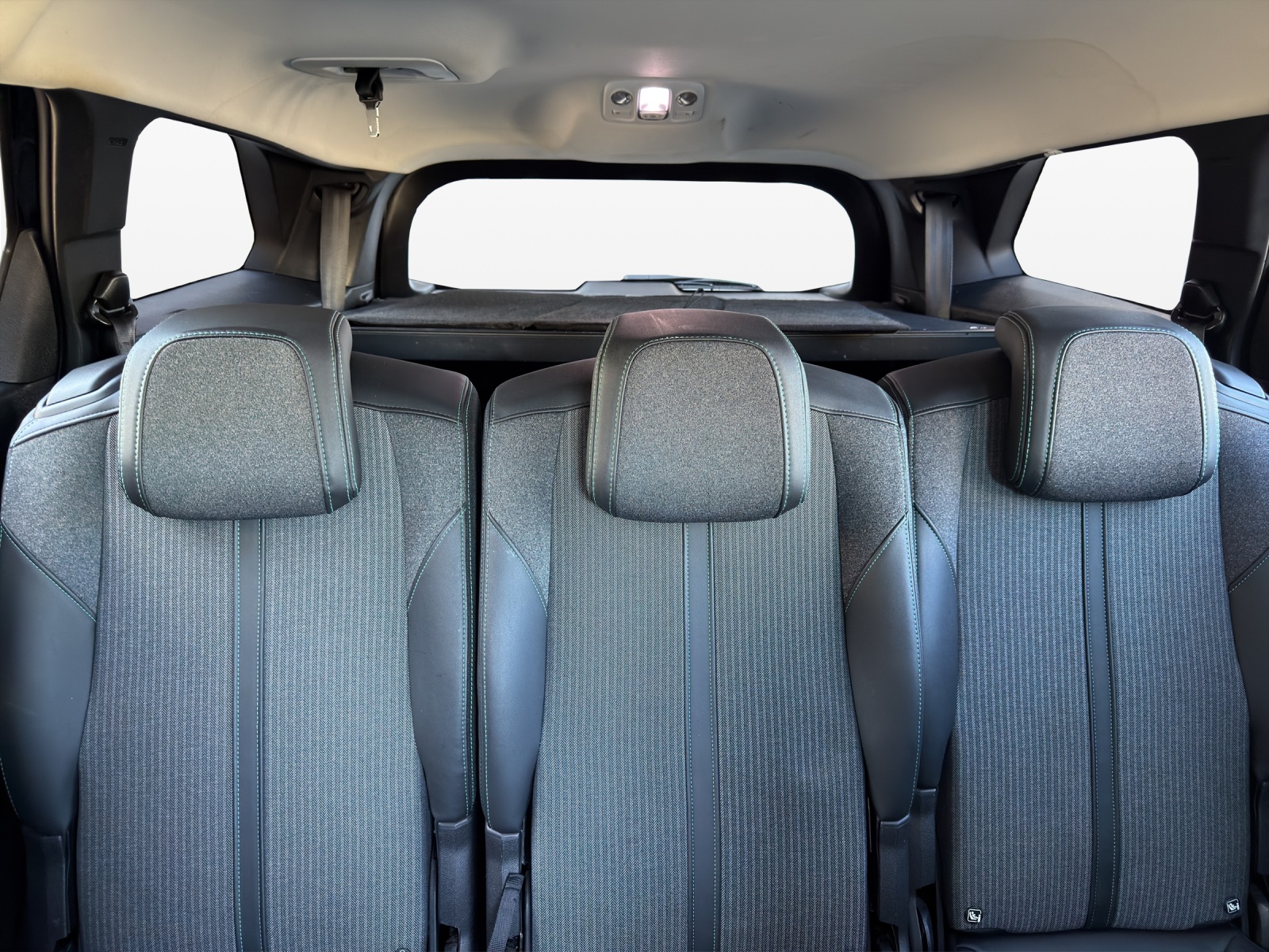 PEUGEOT 5008 1.2 Pure Tech Allure Pack EAT8-7 Plätze-image-17
