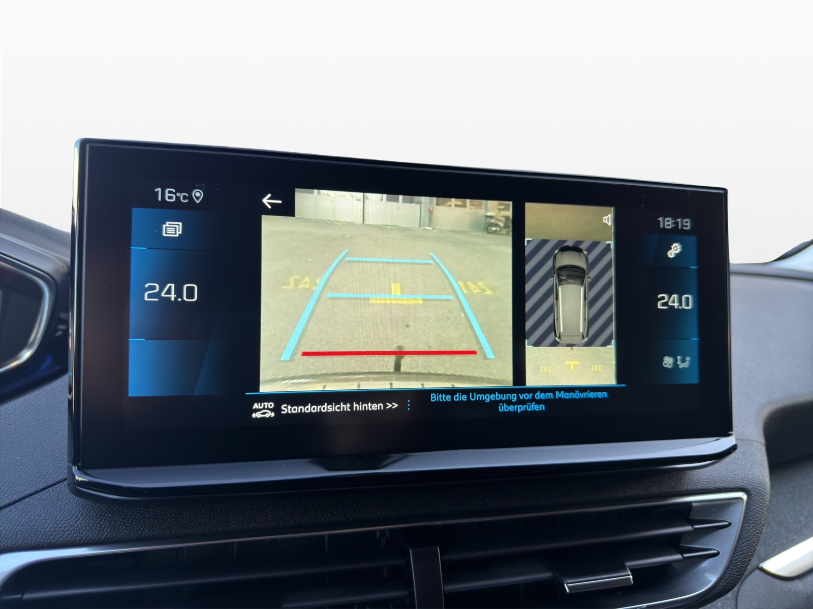 PEUGEOT 5008 1.2 Pure Tech Allure Pack EAT8-7 Plätze-image-13