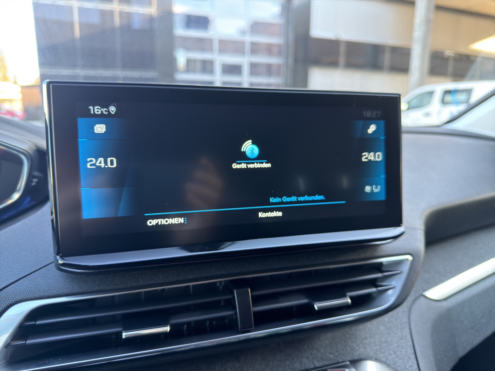 PEUGEOT 5008 1.2 Pure Tech Allure Pack EAT8-7 Plätze-image-25