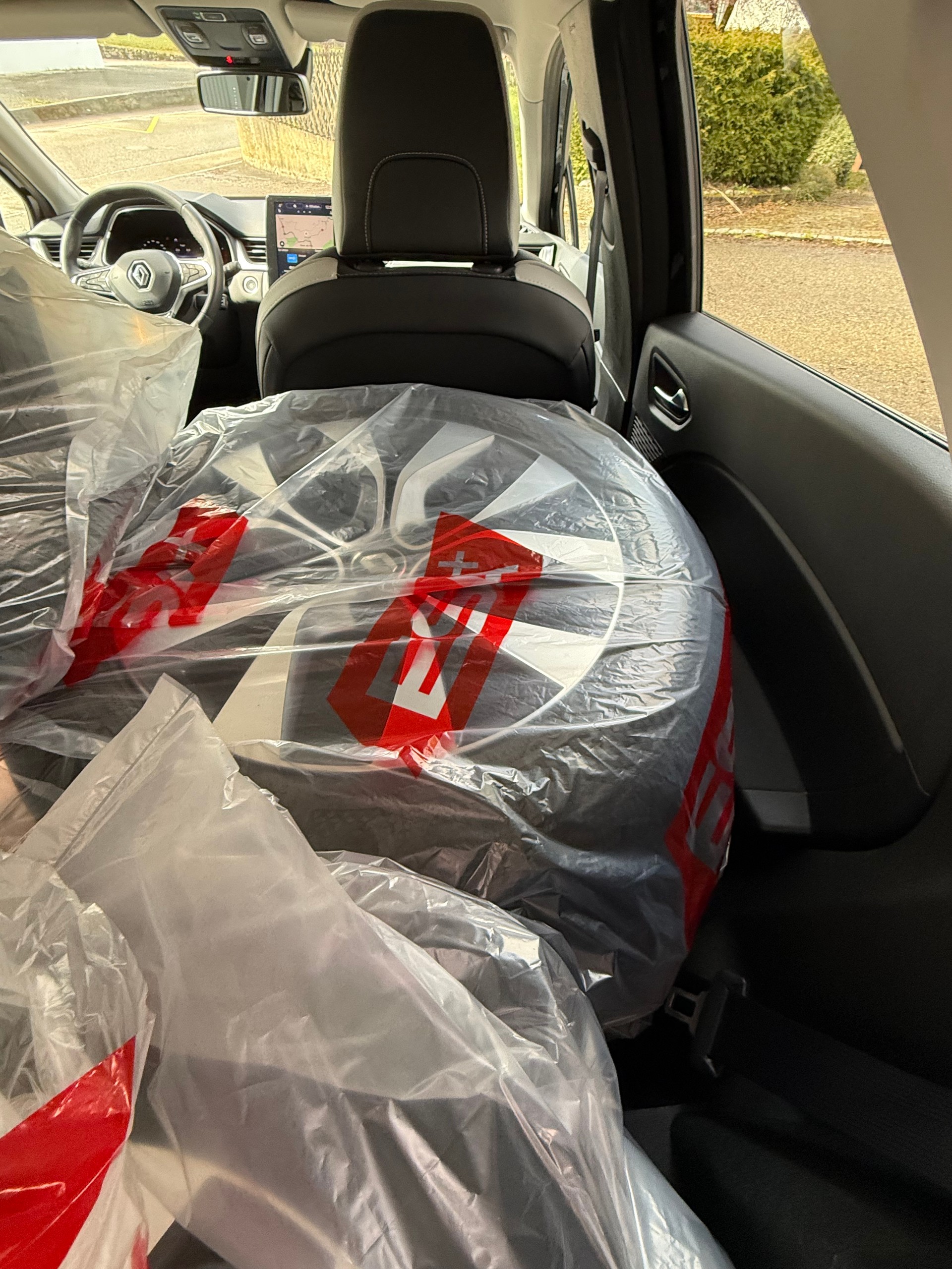 RENAULT Captur 1.3 TCe Techno EDC /VENDUE VERKAUFT-image-9
