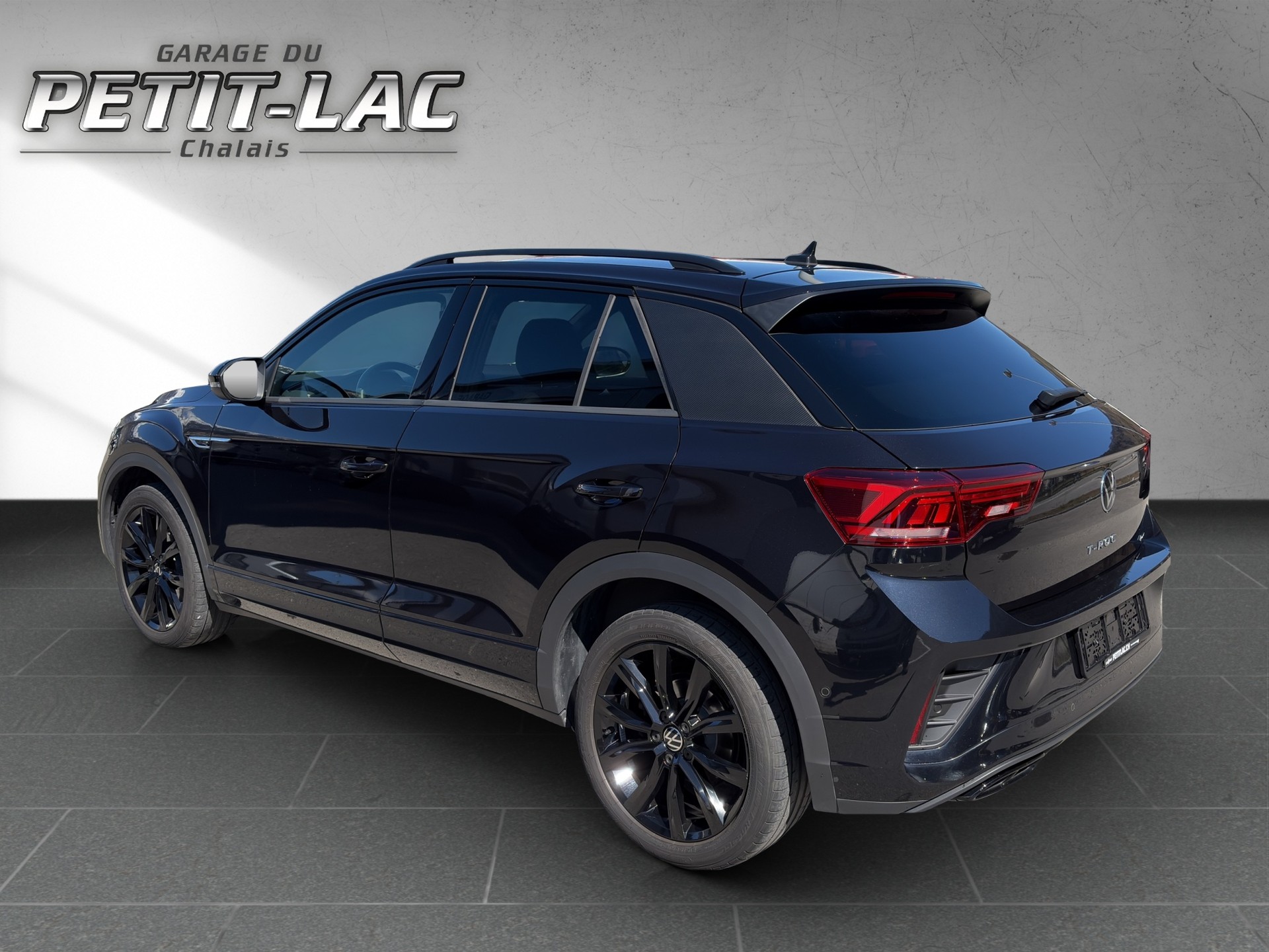 VW T-Roc 2.0 TSI R-Line DSG 4Motion-image-3