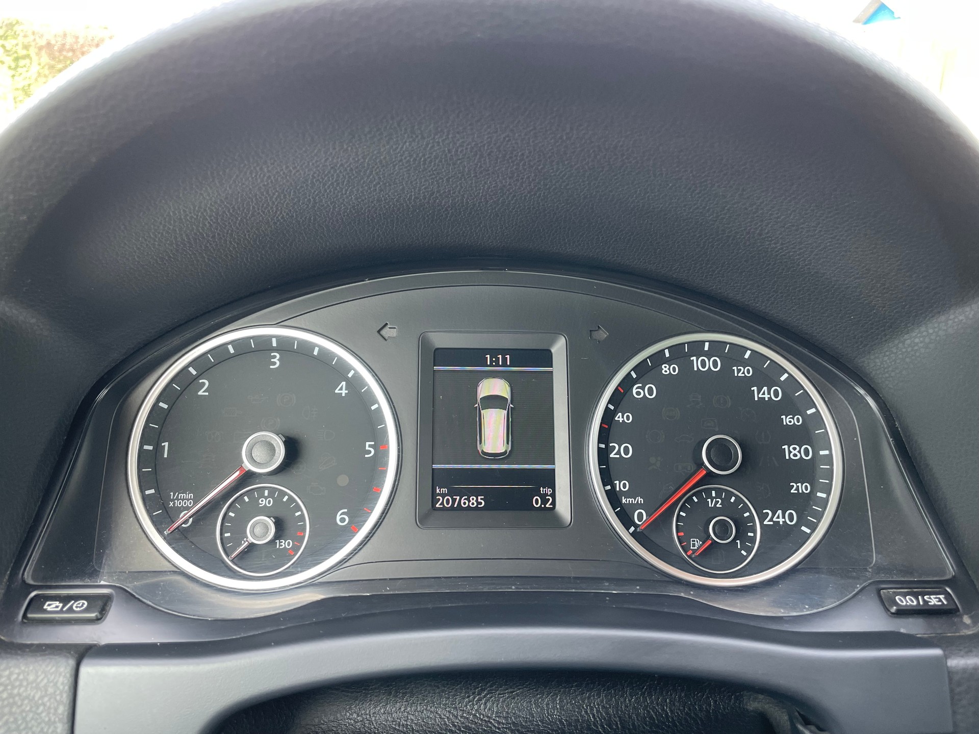 VW Tiguan 2.0 TDI BlueMotion 65th Edition 4Motion DSG-image-12