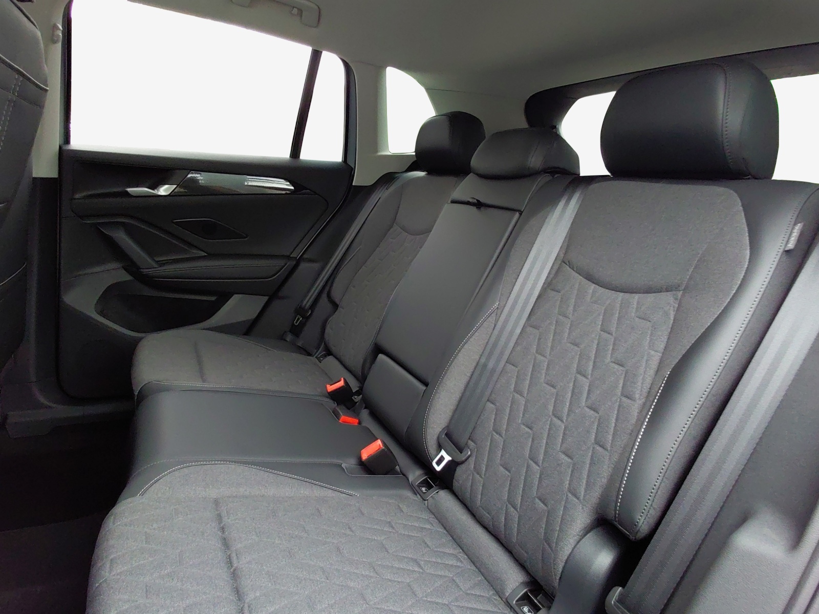VW Tiguan 2.0 TSI DSG Life 4Motion-image-11