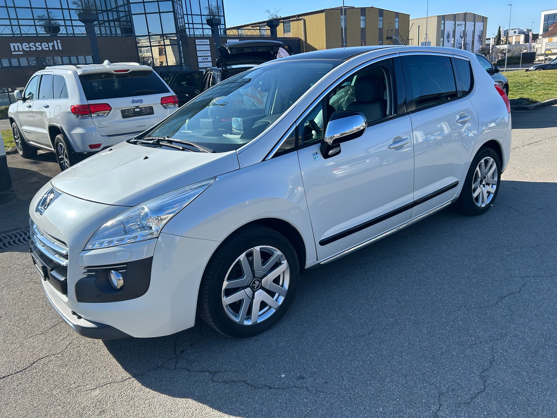 PEUGEOT 3008 HYbrid4 2.0 HDI EGS6-image-3