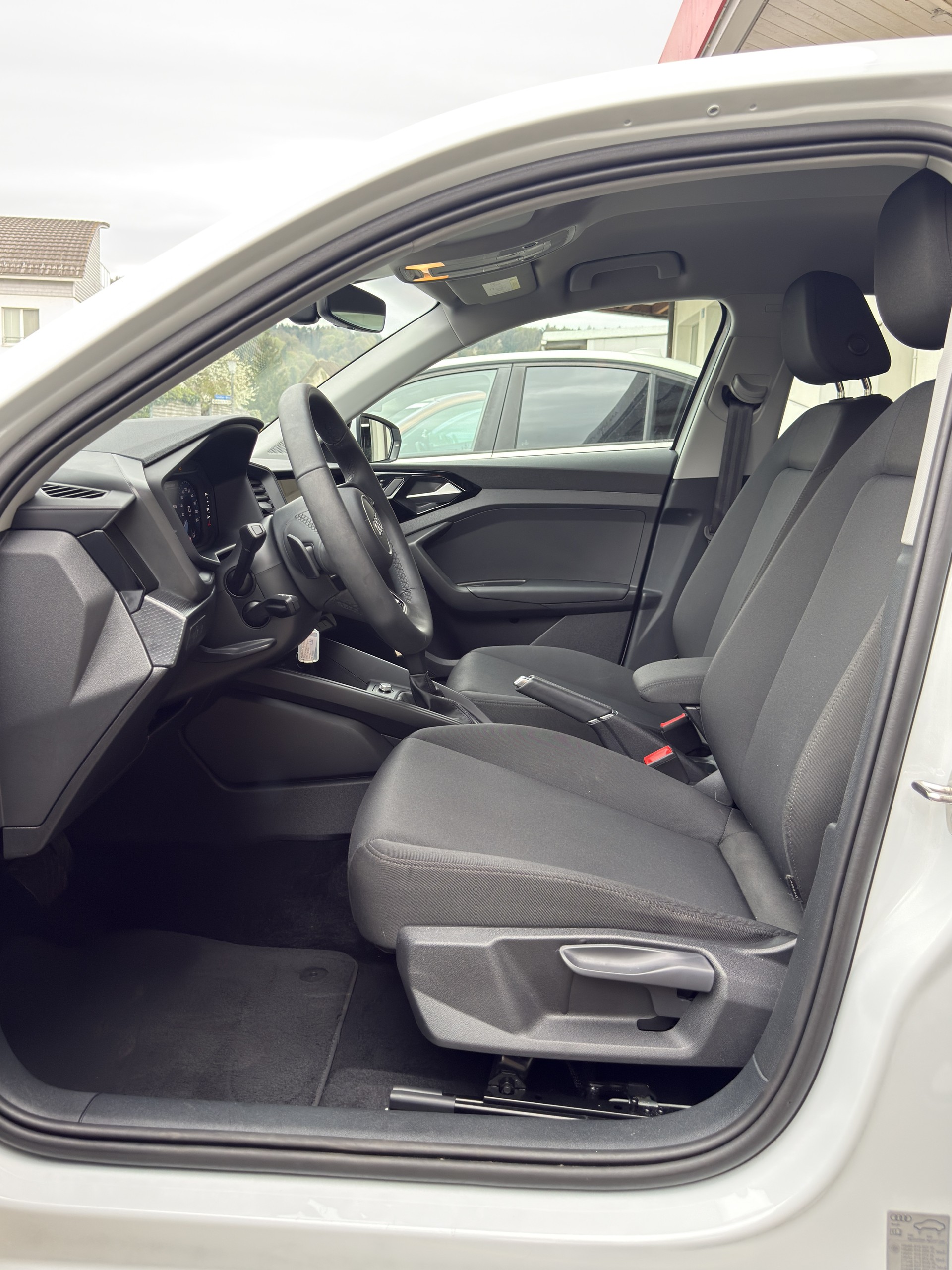 AUDI A1 Sportback 1.0 30 TFSI Attraction S-Tronic-image-9