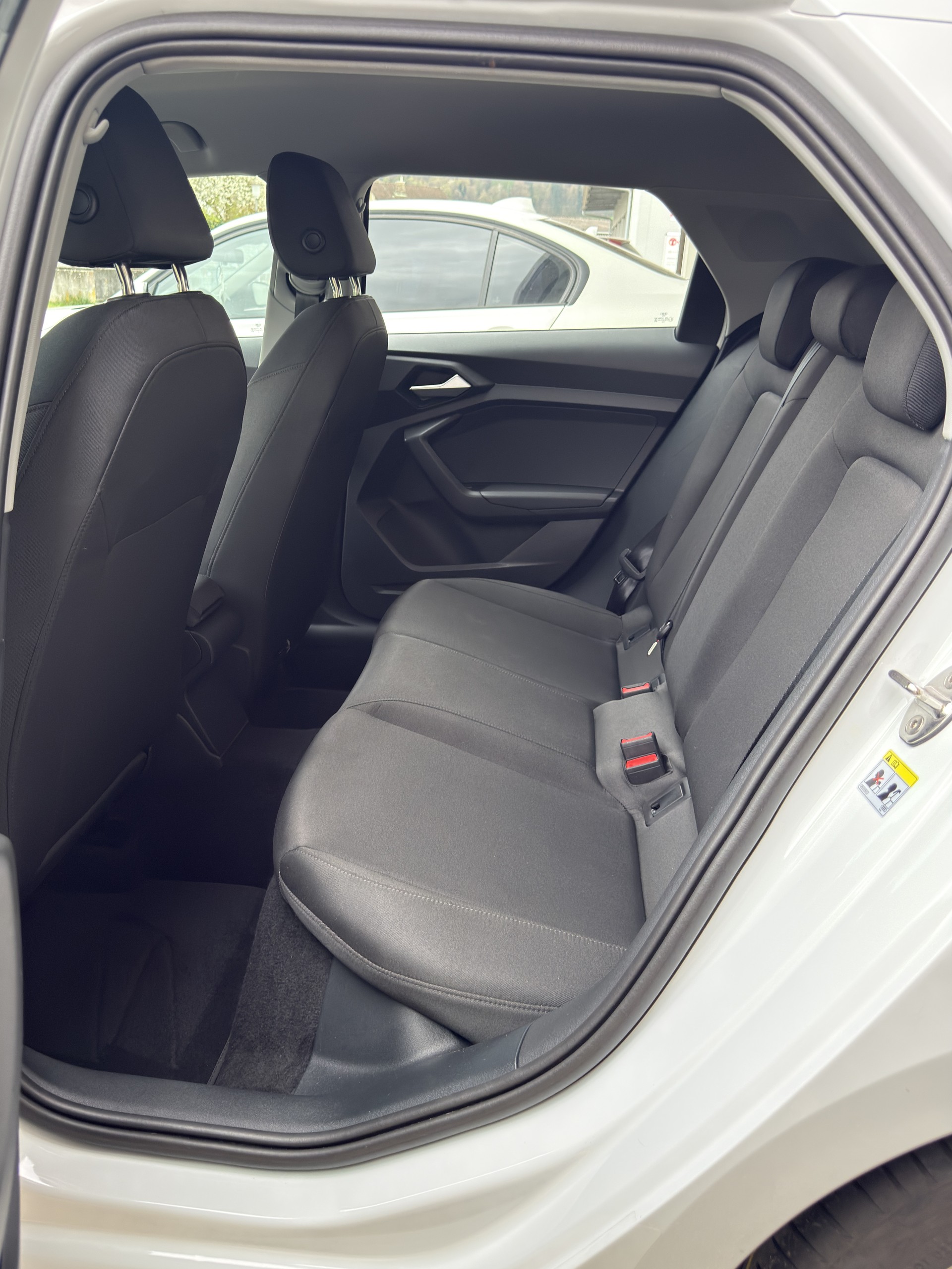 AUDI A1 Sportback 1.0 30 TFSI Attraction S-Tronic-image-12