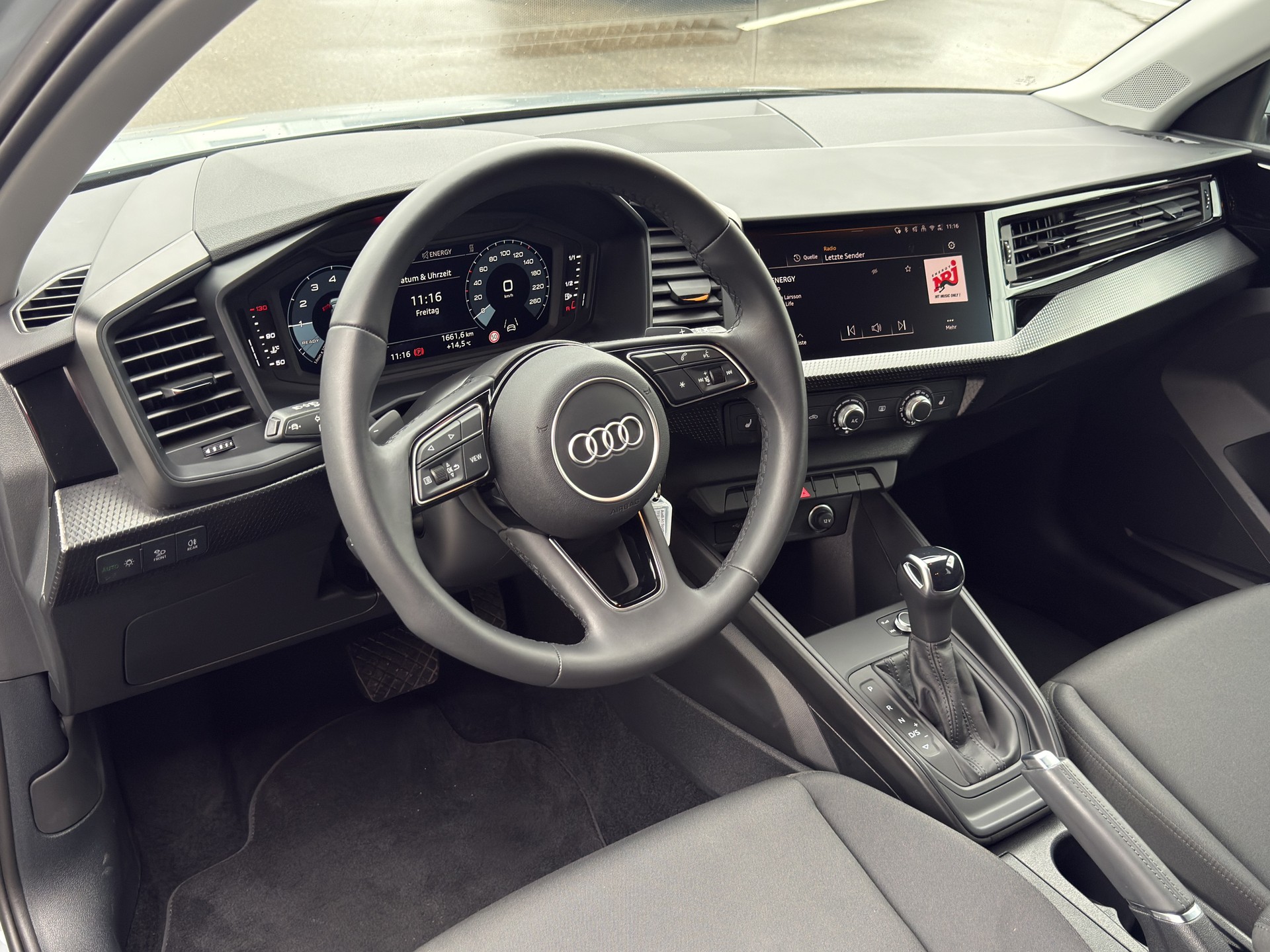 AUDI A1 Sportback 1.0 30 TFSI Attraction S-Tronic-image-8