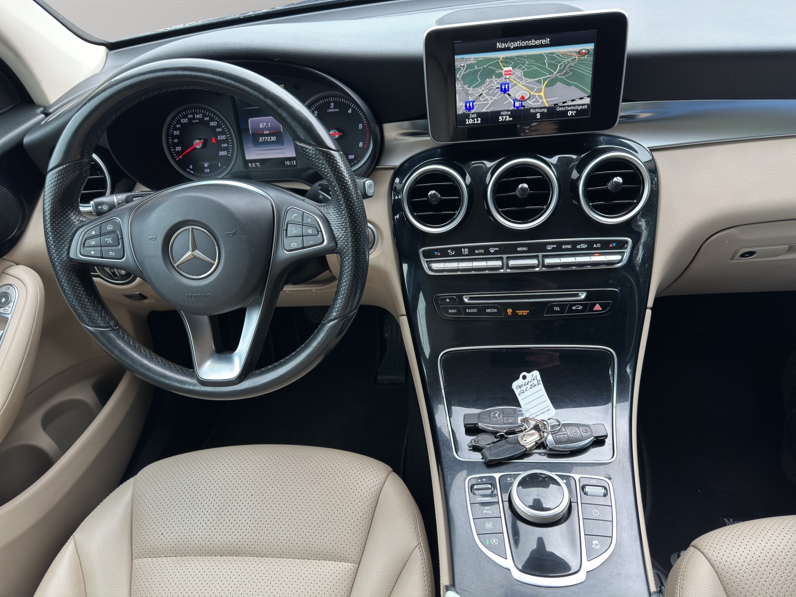 MERCEDES-BENZ GLC 250 d AMG Line 4Matic 9G-Tronic-image-12