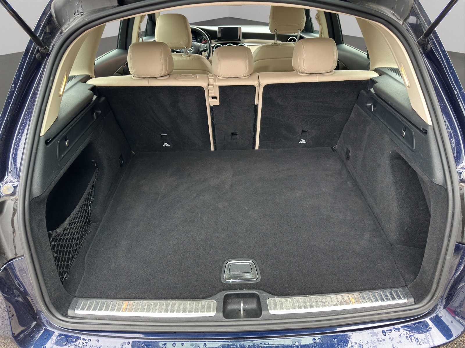 MERCEDES-BENZ GLC 250 d AMG Line 4Matic 9G-Tronic-image-19