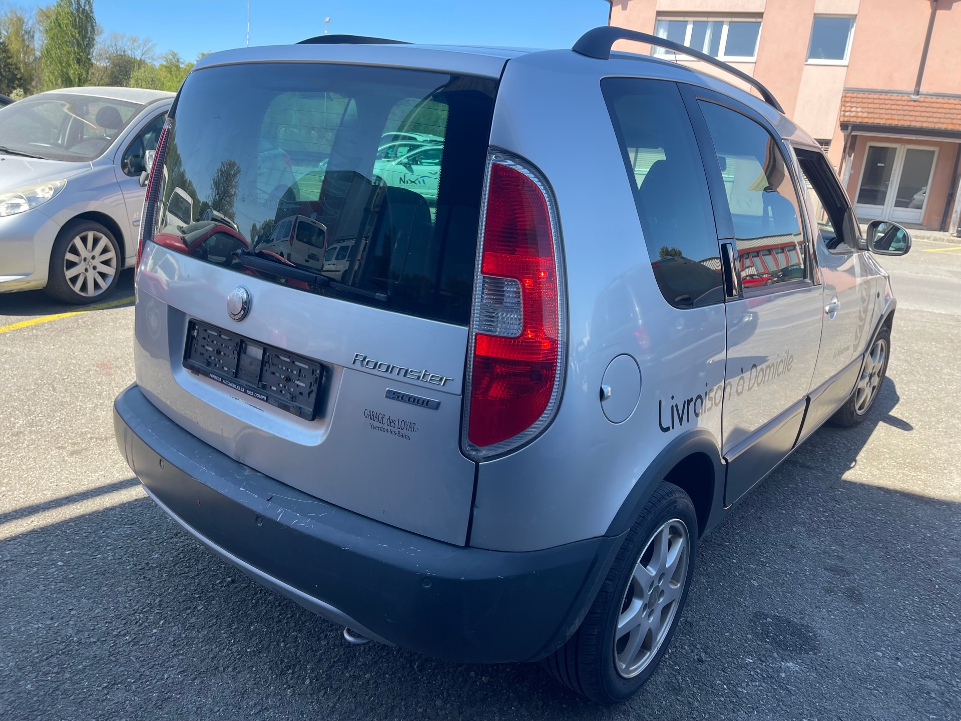 SKODA Roomster 1.6 Scout-image-3