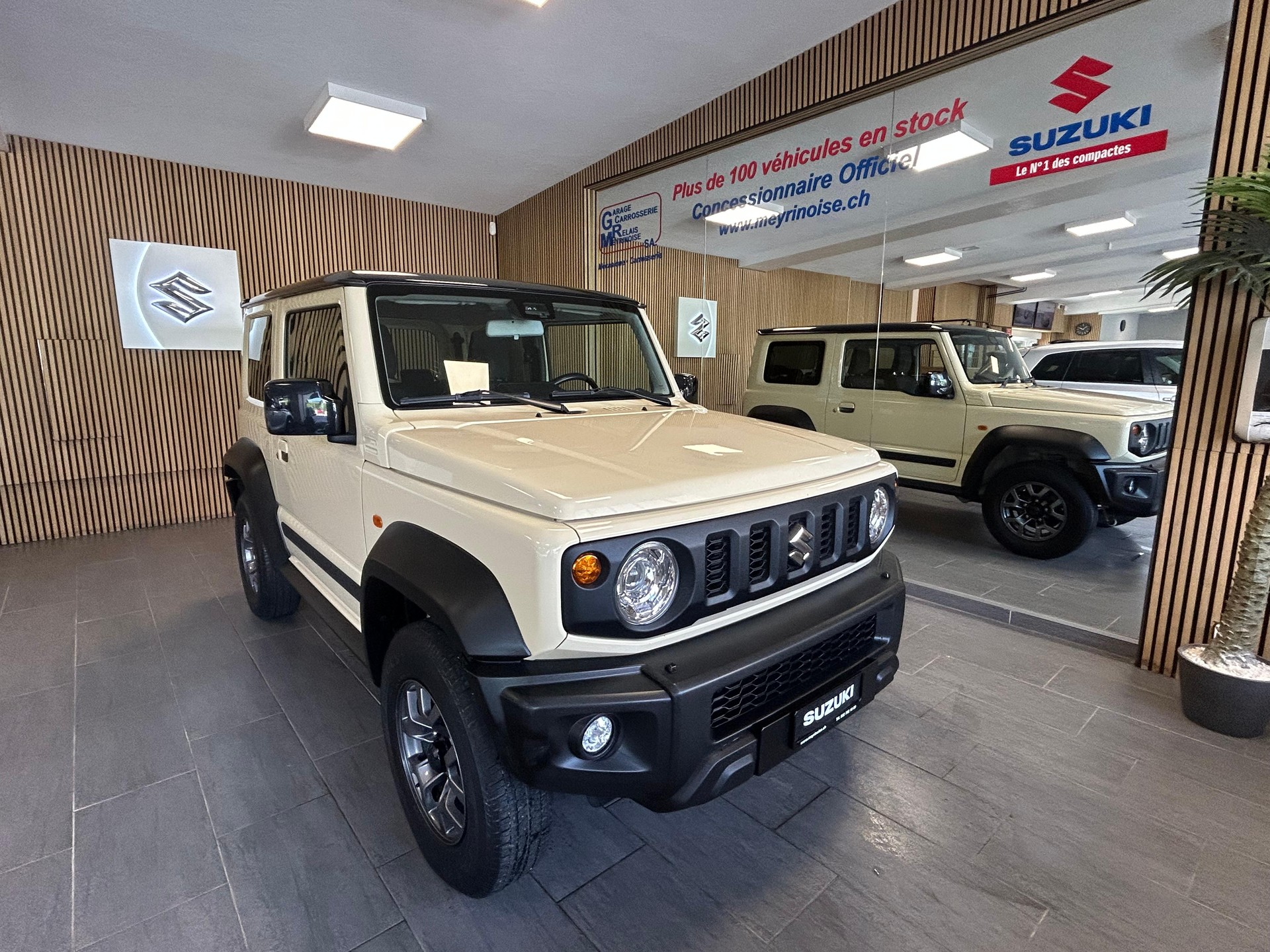 SUZUKI Jimny 1.5 Compact Top Automatique 4 Place/4Platz-image-1