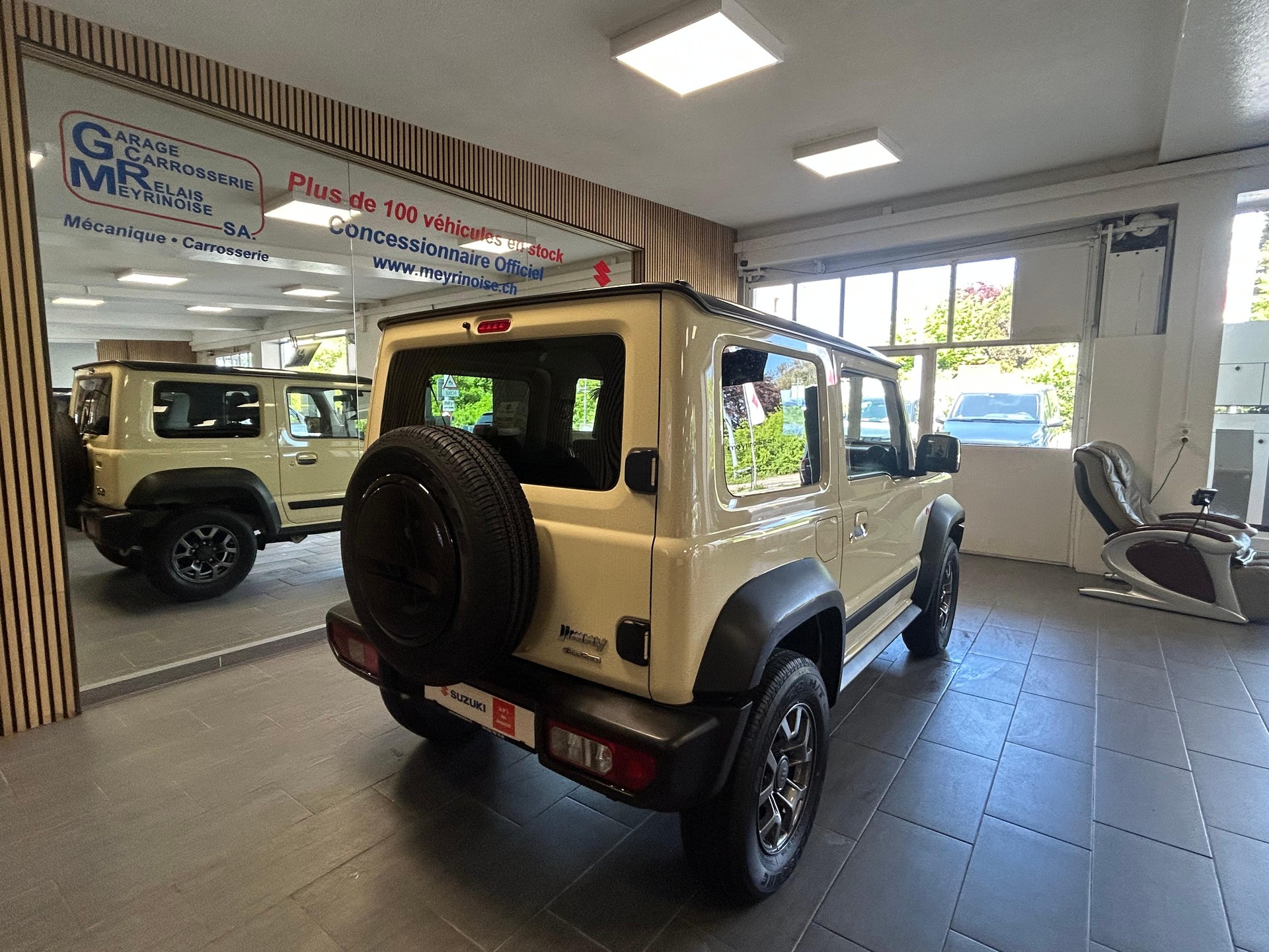 SUZUKI Jimny 1.5 Compact Top Automatique 4 Place/4Platz-image-6