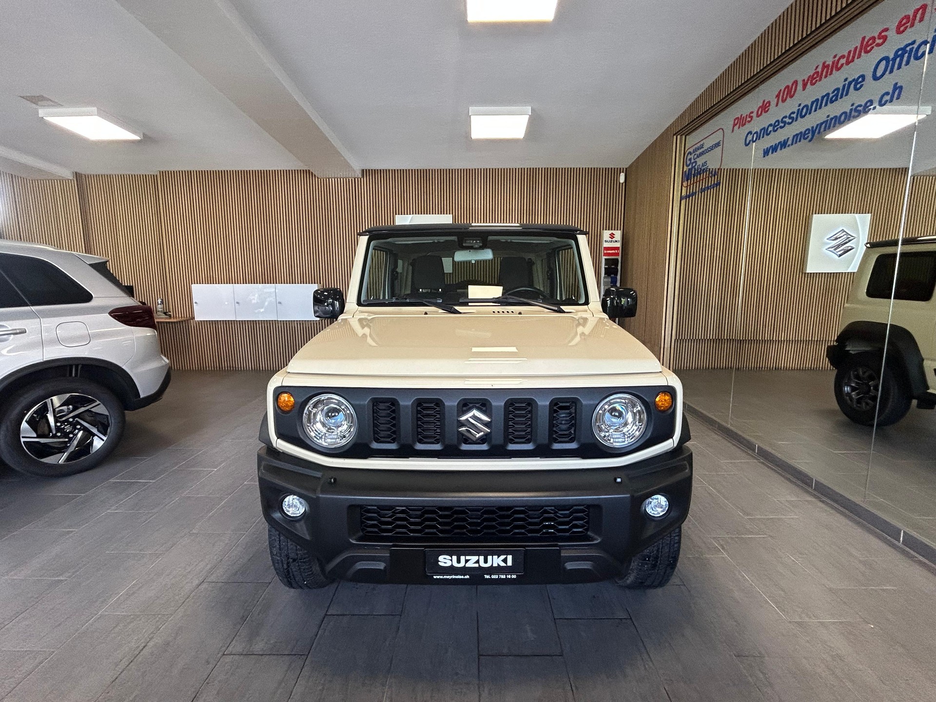 SUZUKI Jimny 1.5 Compact Top Automatique 4 Place/4Platz-image-2