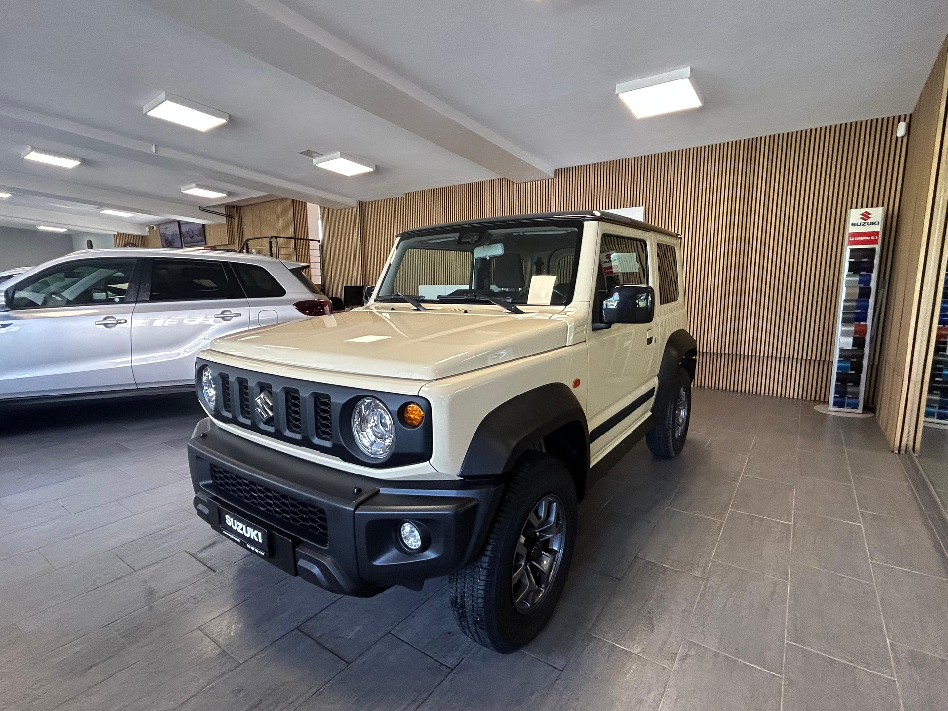 SUZUKI Jimny 1.5 Compact Top Automatique 4 Place/4Platz-image-3