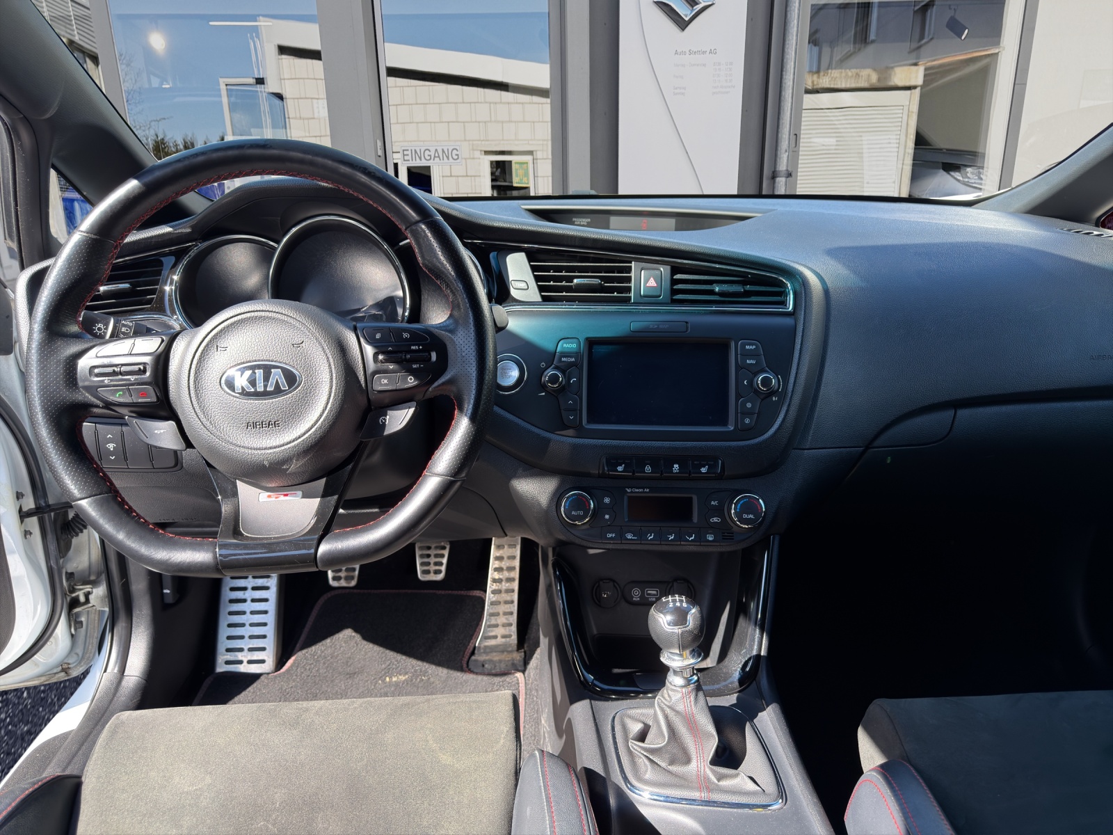 KIA Cee'd 1.6 GDi GT-image-12