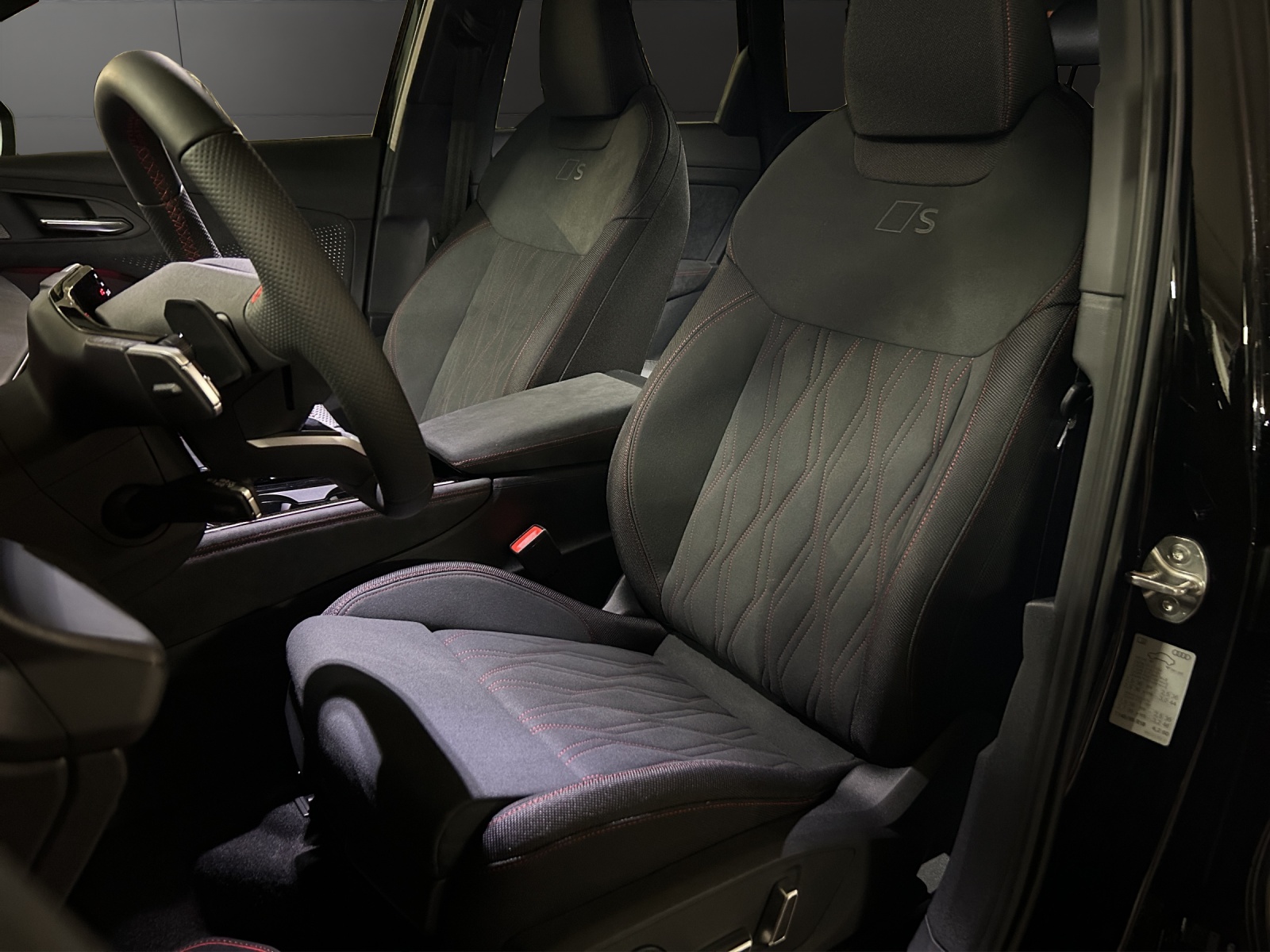 AUDI Q3 SUV TFSI quattro 195 kW S tronic-image-8