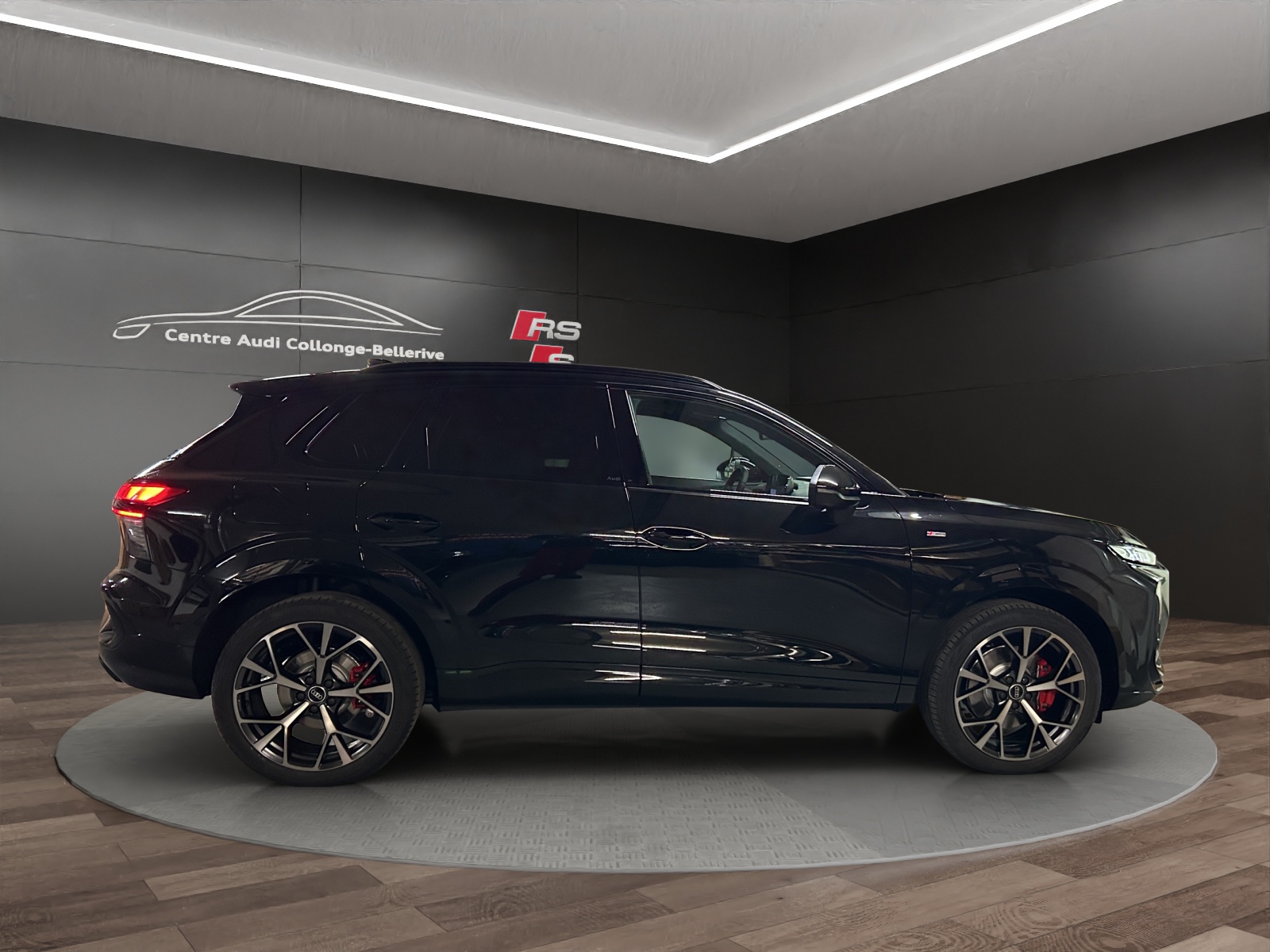 AUDI Q3 SUV TFSI quattro 195 kW S tronic-image-6