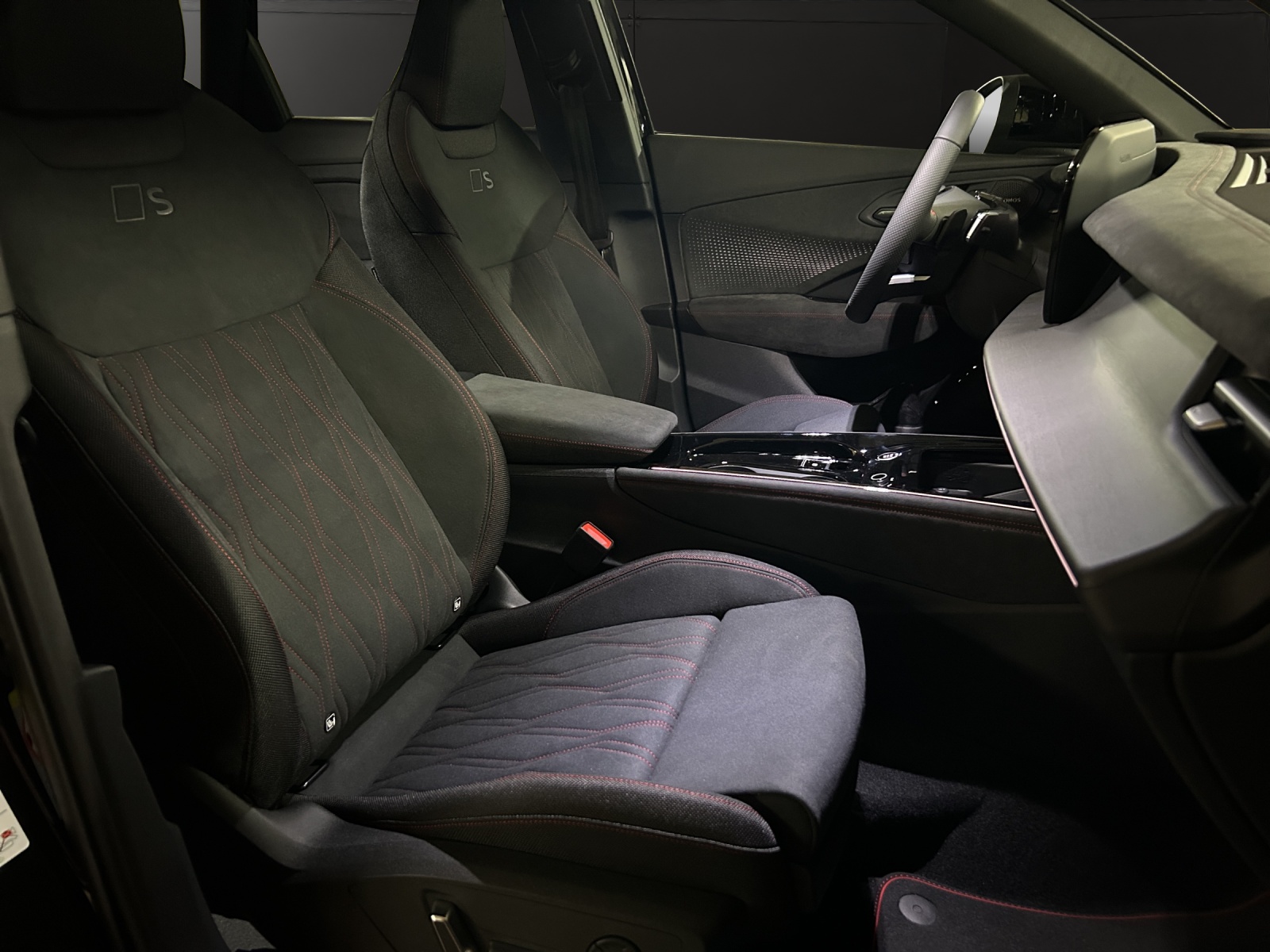 AUDI Q3 SUV TFSI quattro 195 kW S tronic-image-15