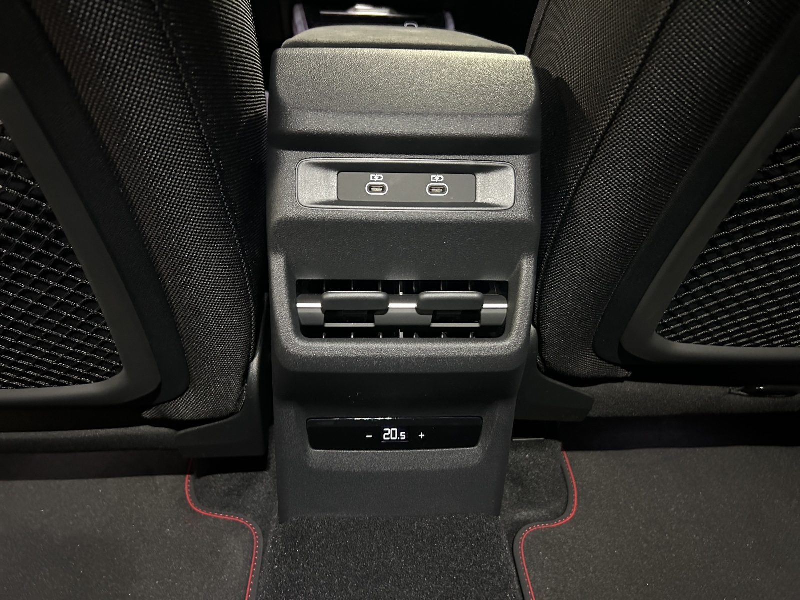 AUDI Q3 SUV TFSI quattro 195 kW S tronic-image-14