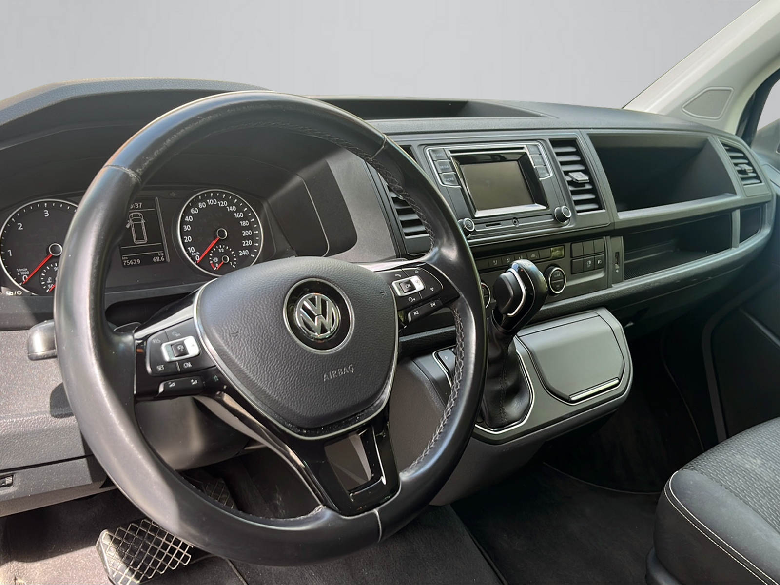 VW T6.1 Multivan 2.0 TDI Trendline DSG-image-4