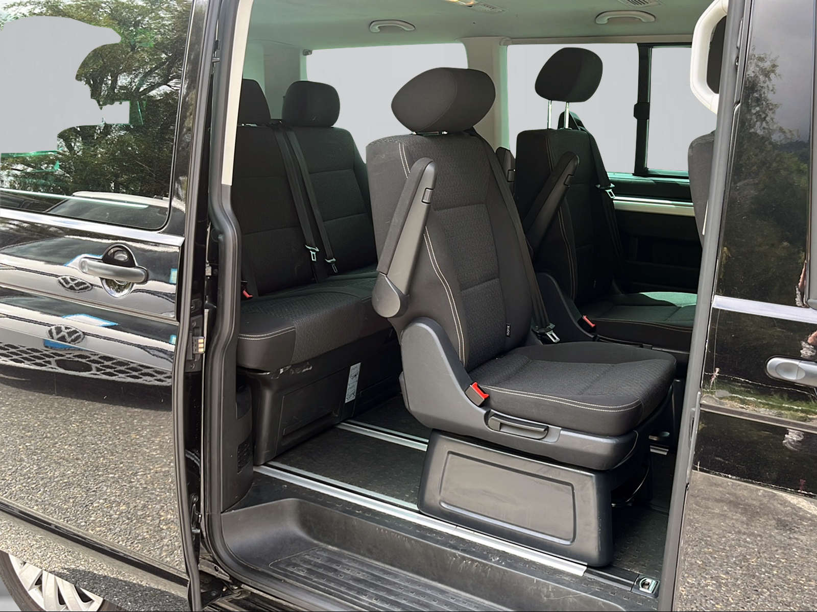 VW T6.1 Multivan 2.0 TDI Trendline DSG-image-6