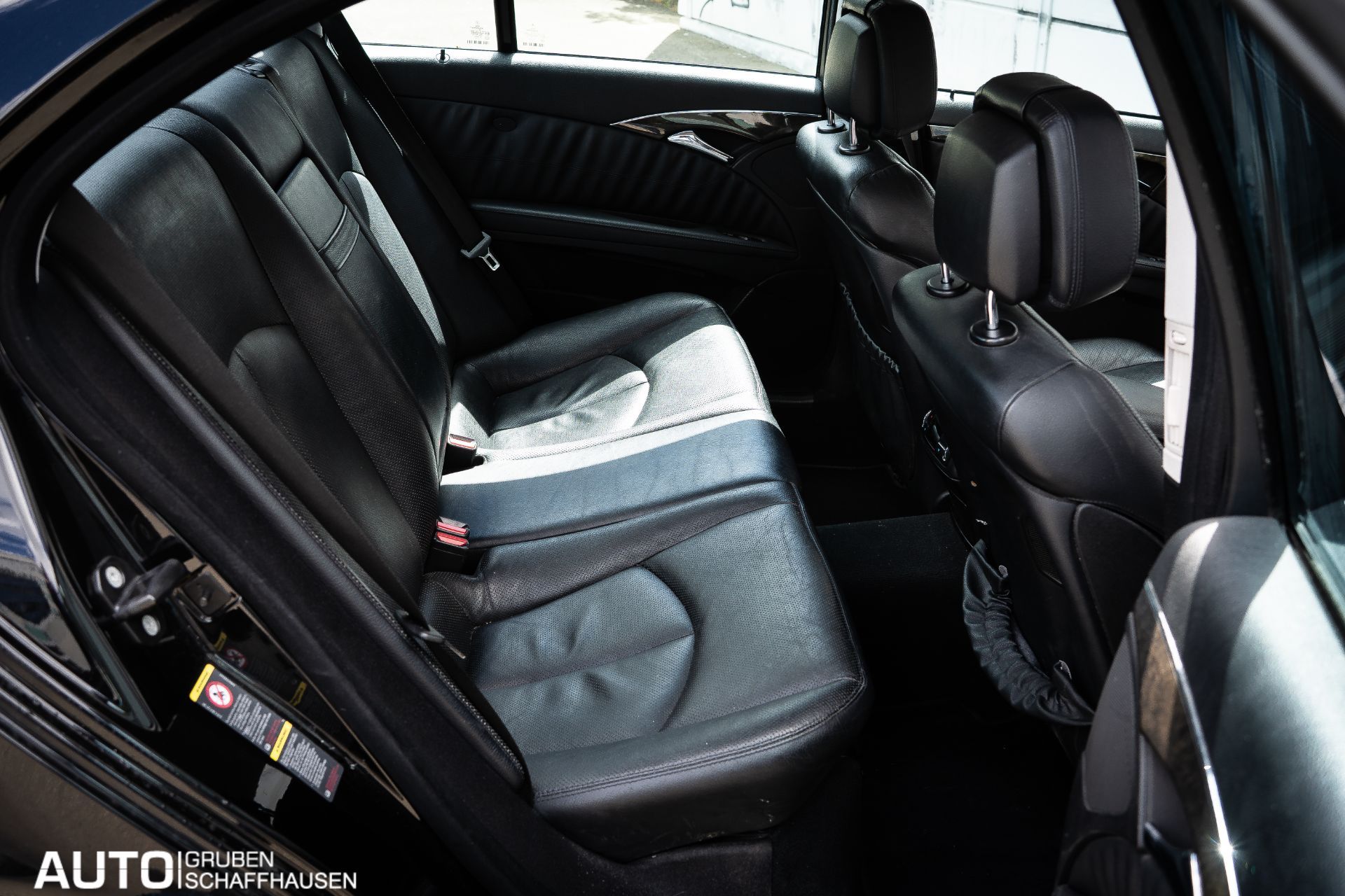 MERCEDES-BENZ E 350 Avantgarde 4Matic Automatic-image-16