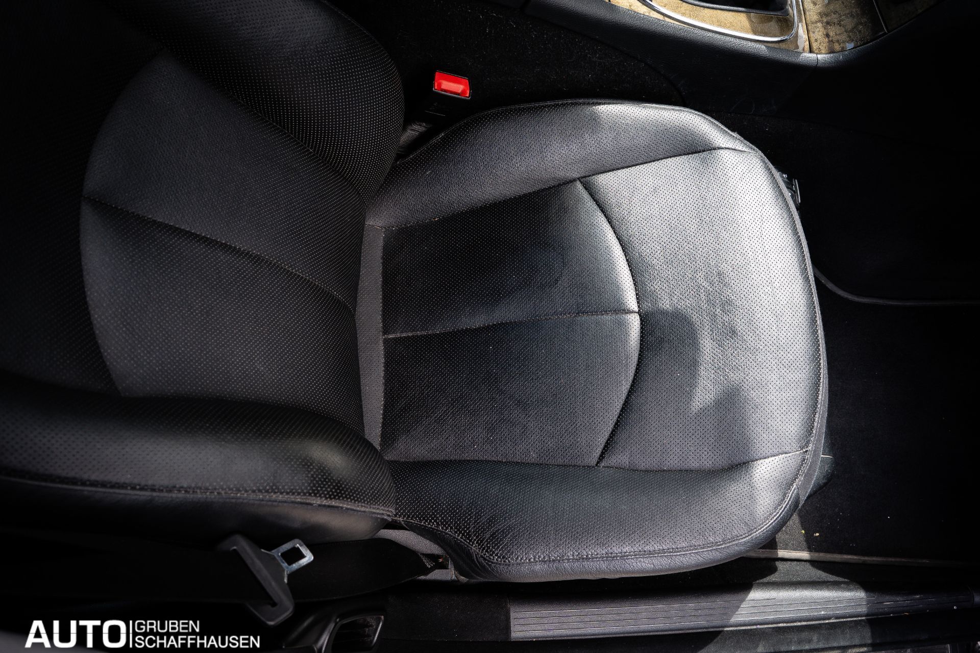MERCEDES-BENZ E 350 Avantgarde 4Matic Automatic-image-14