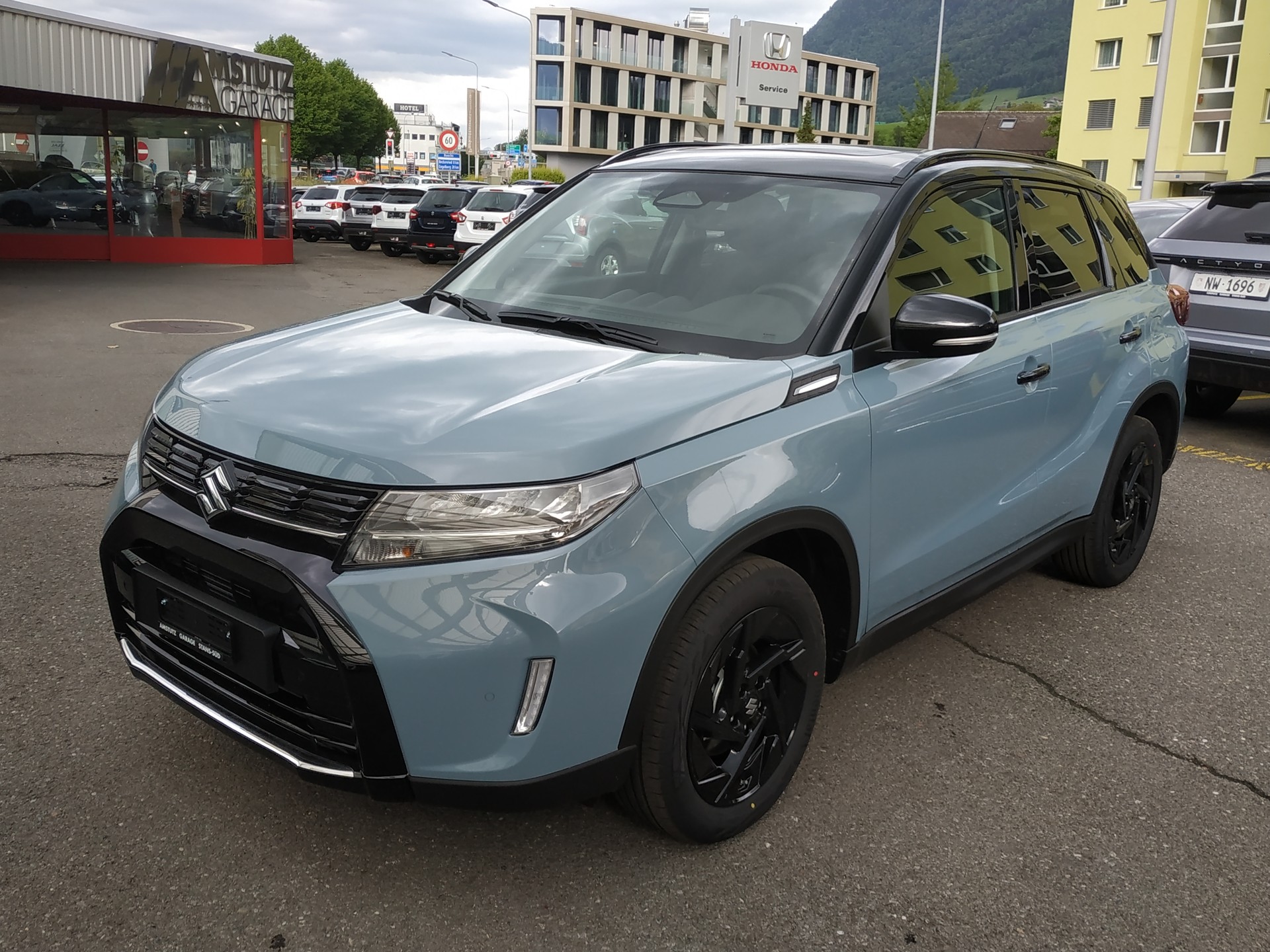 SUZUKI Vitara 1.4 Boosterjet Black Edition Top 4x4 Hybrid Automatic-showroom-element-2