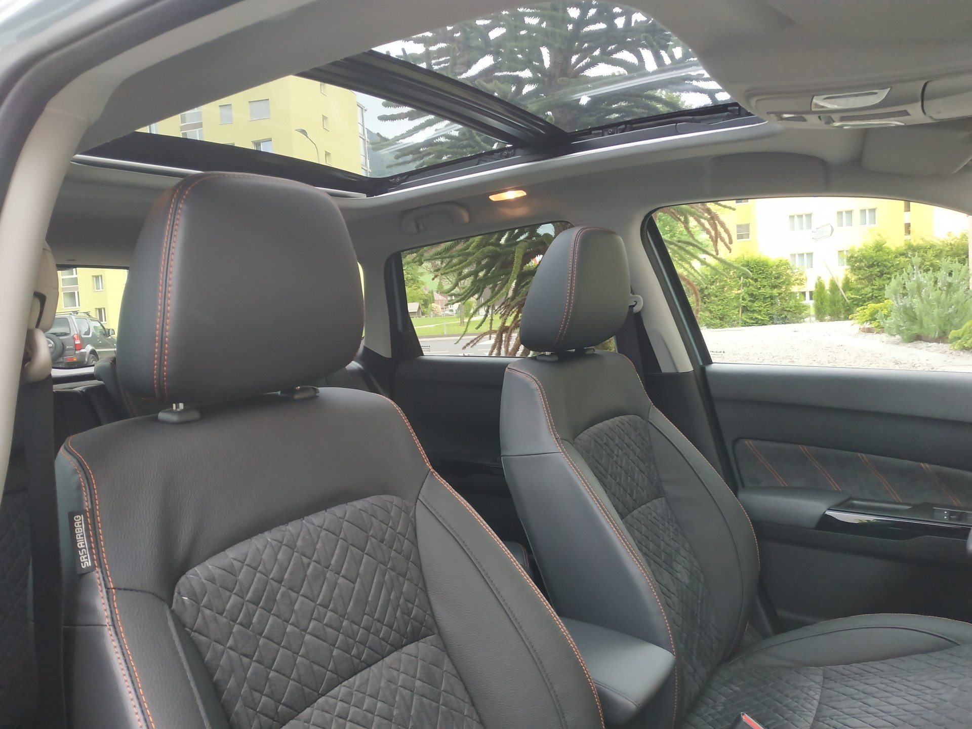 SUZUKI Vitara 1.4 Boosterjet Black Edition Top 4x4 Hybrid Automatic-image-22