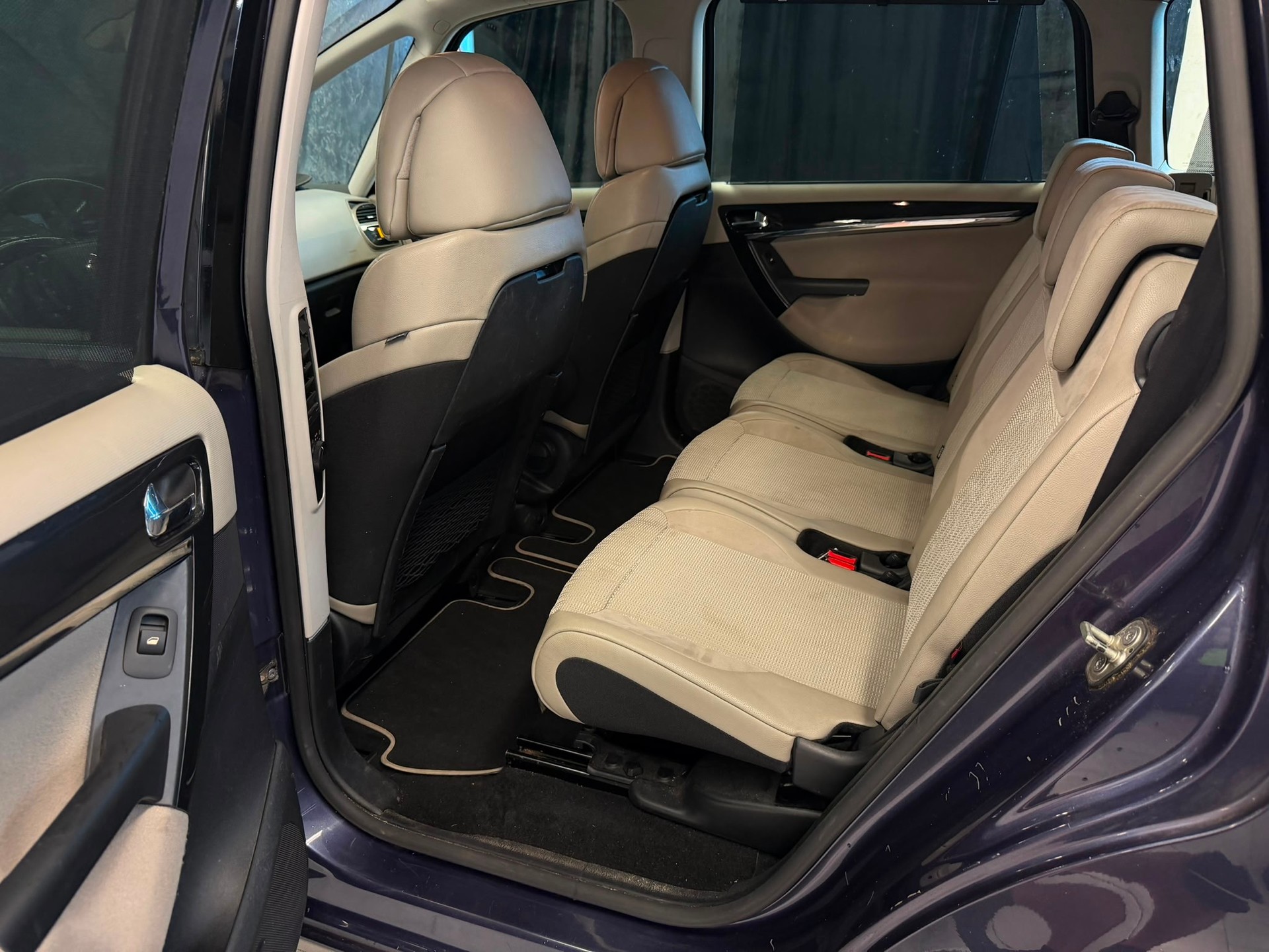 CITROEN Grand C4 Picasso 2.0 HDI Exclusive EGS6-image-12