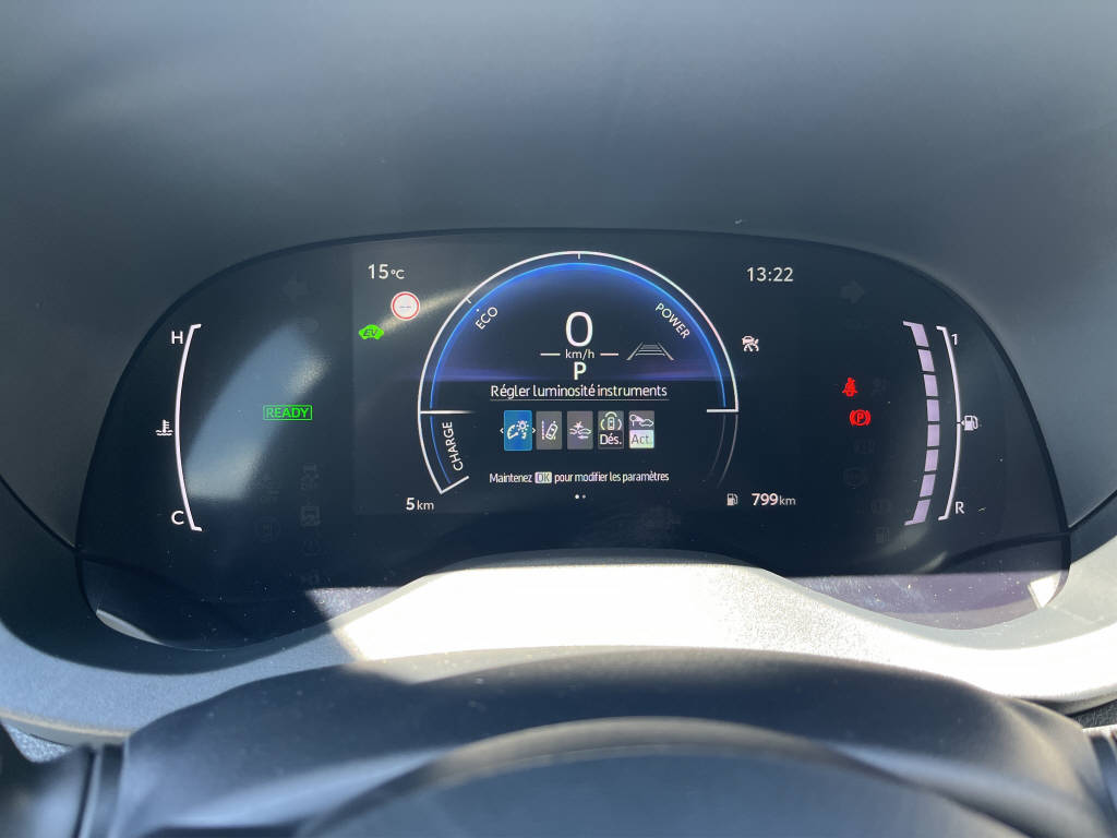TOYOTA Yaris 1.5 VVT-i HSD Trend-image-10
