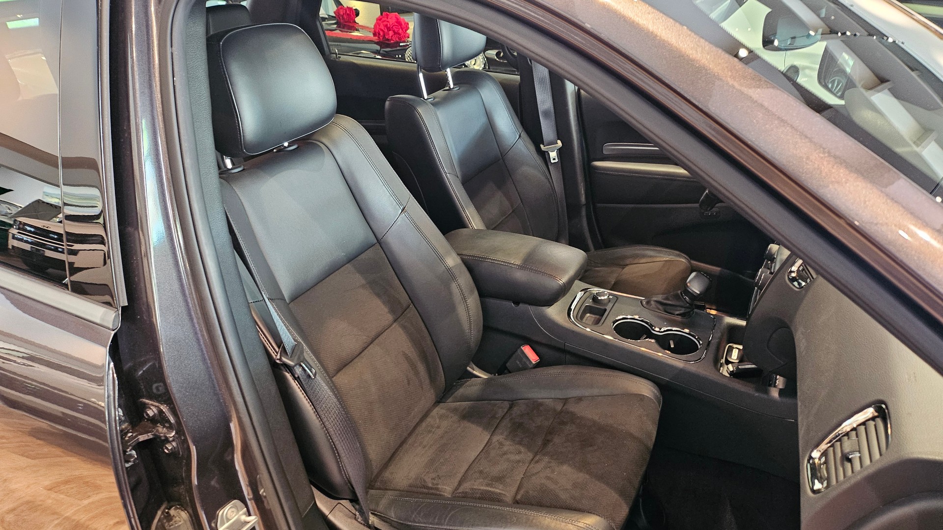 DODGE R/T Hemi 5.7 AWD-image-18