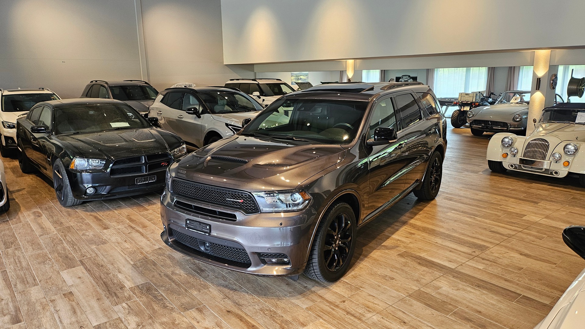 DODGE R/T Hemi 5.7 AWD-showroom-element-1