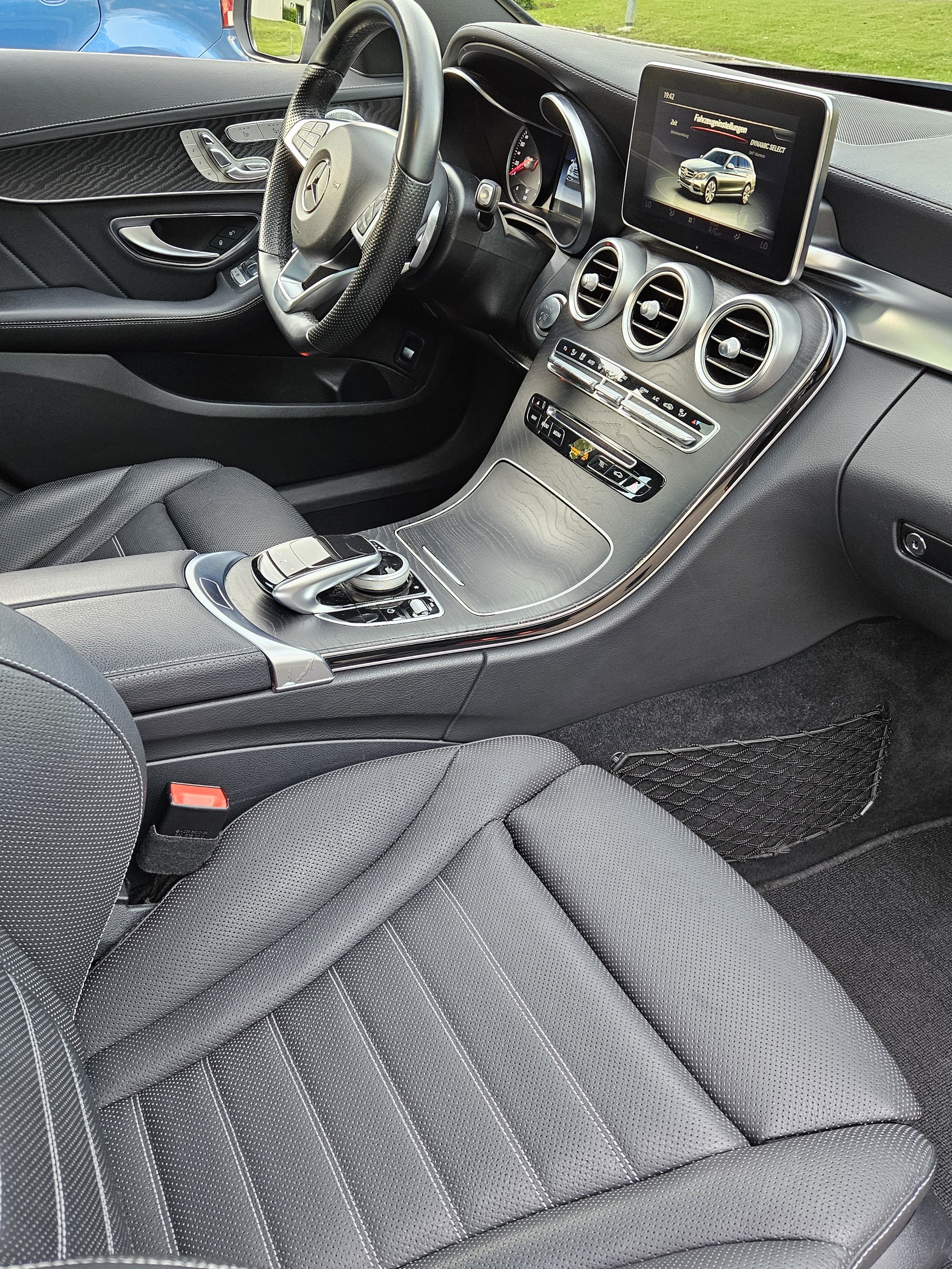 MERCEDES-BENZ C 400 AMG Line 4matic-image-10