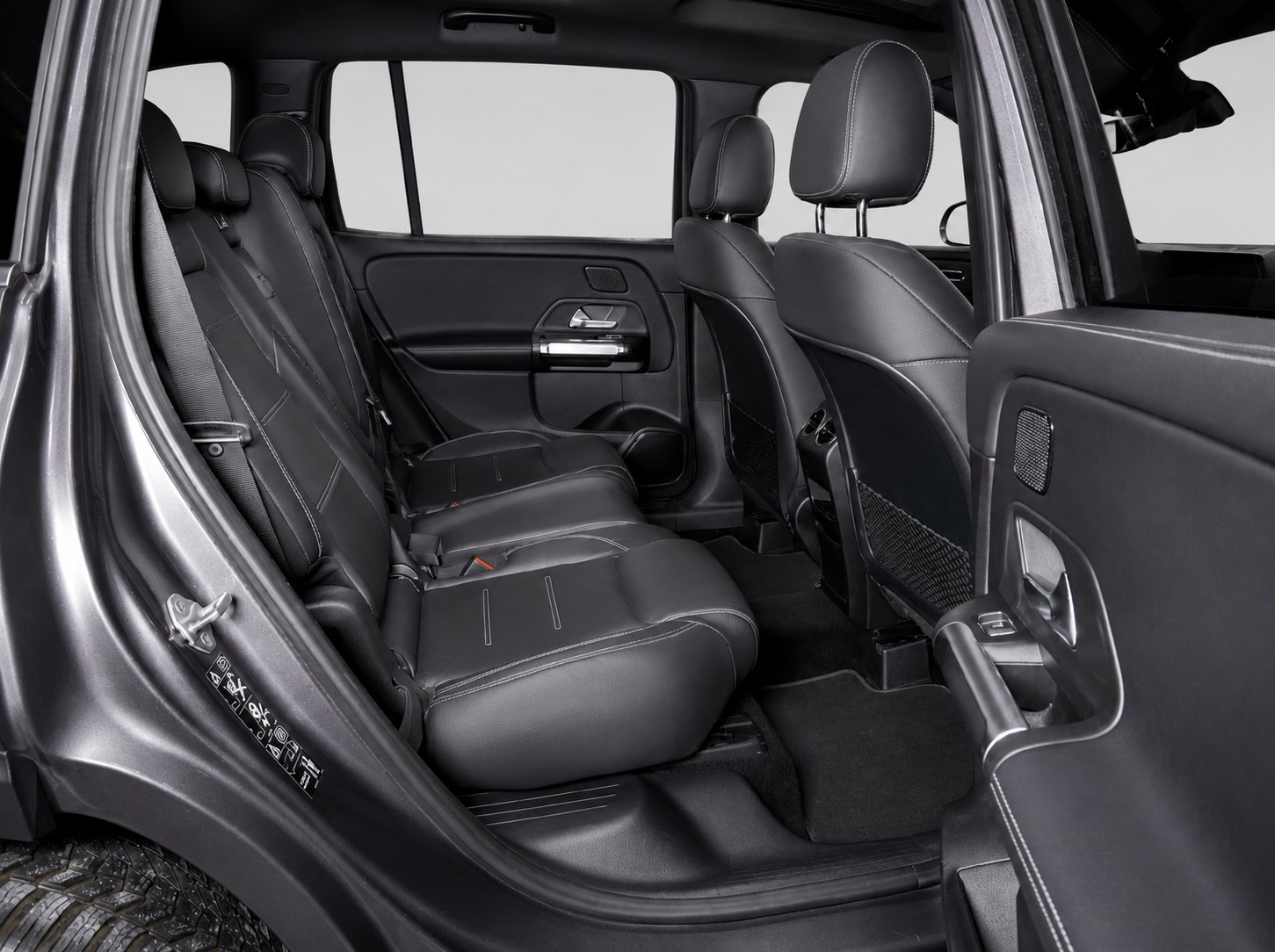 MERCEDES-BENZ GLB 250 AMG Line 4matic * CH FAHRZEUG * AHK * 7 Plätzer *-image-8