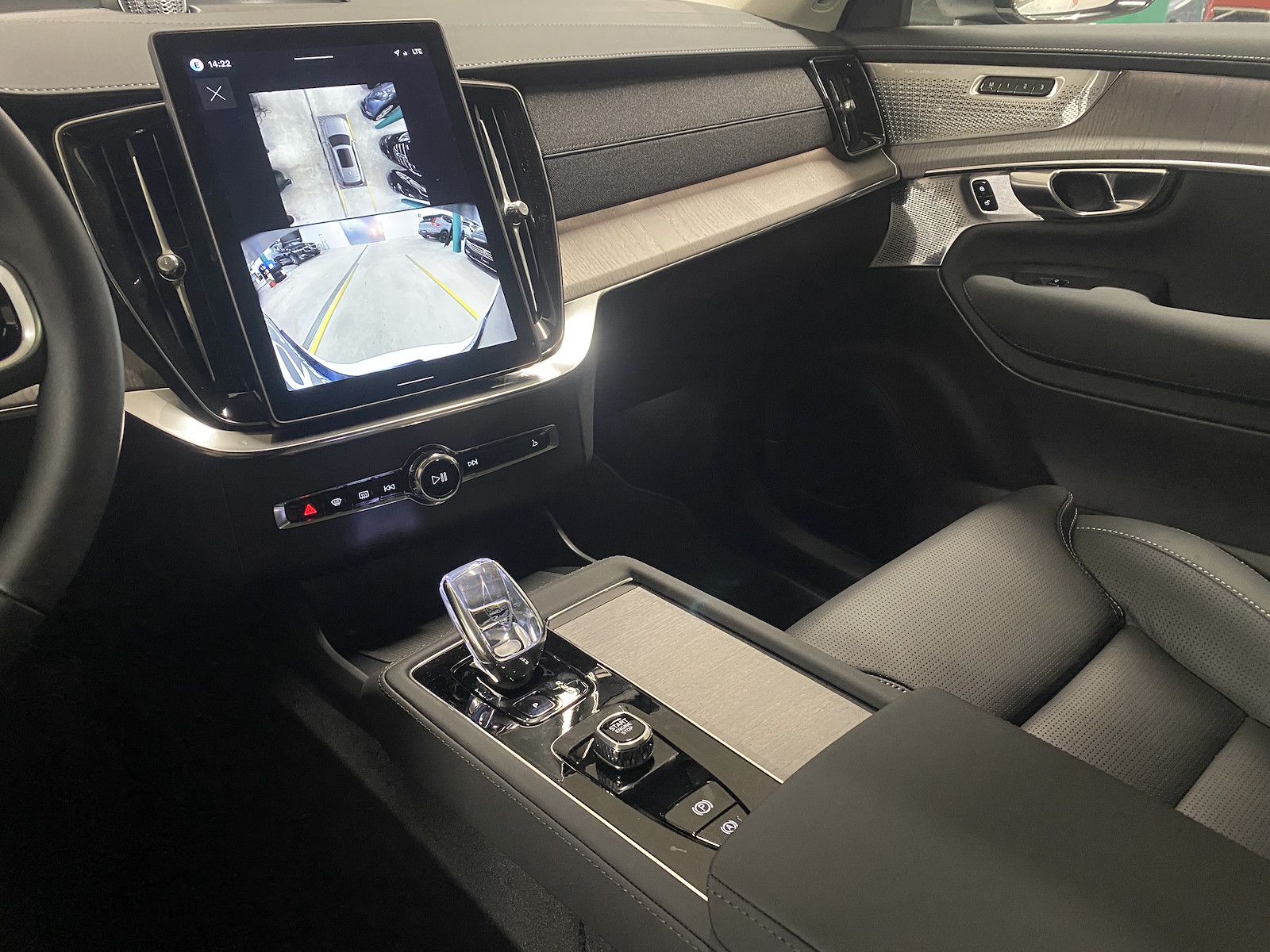 VOLVO XC90 2.0 T8 TE XCLUSIVE Edition Dark eAWD-image-12