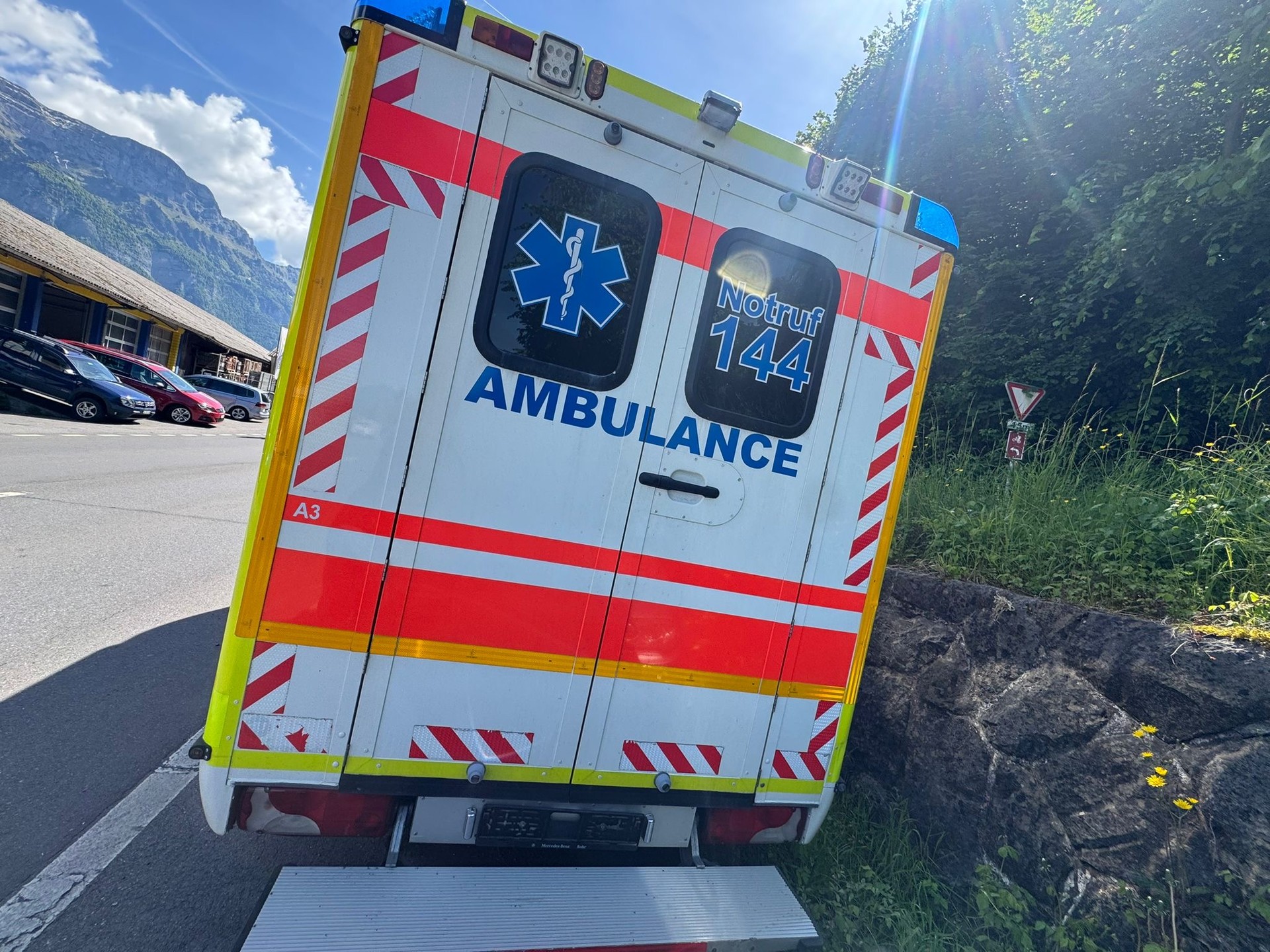 MERCEDES-BENZ Sprinter 318 CDI Kompakt Ambulanz-image-6