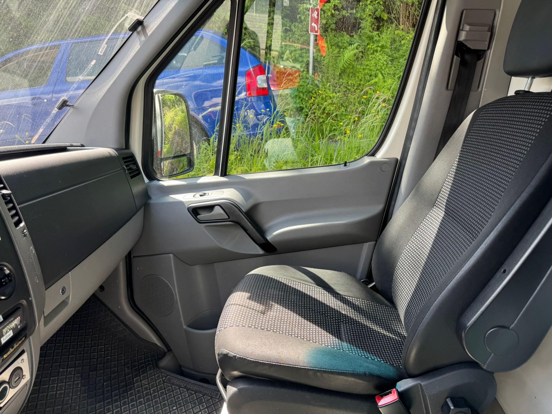 MERCEDES-BENZ Sprinter 318 CDI Kompakt Ambulanz-image-14