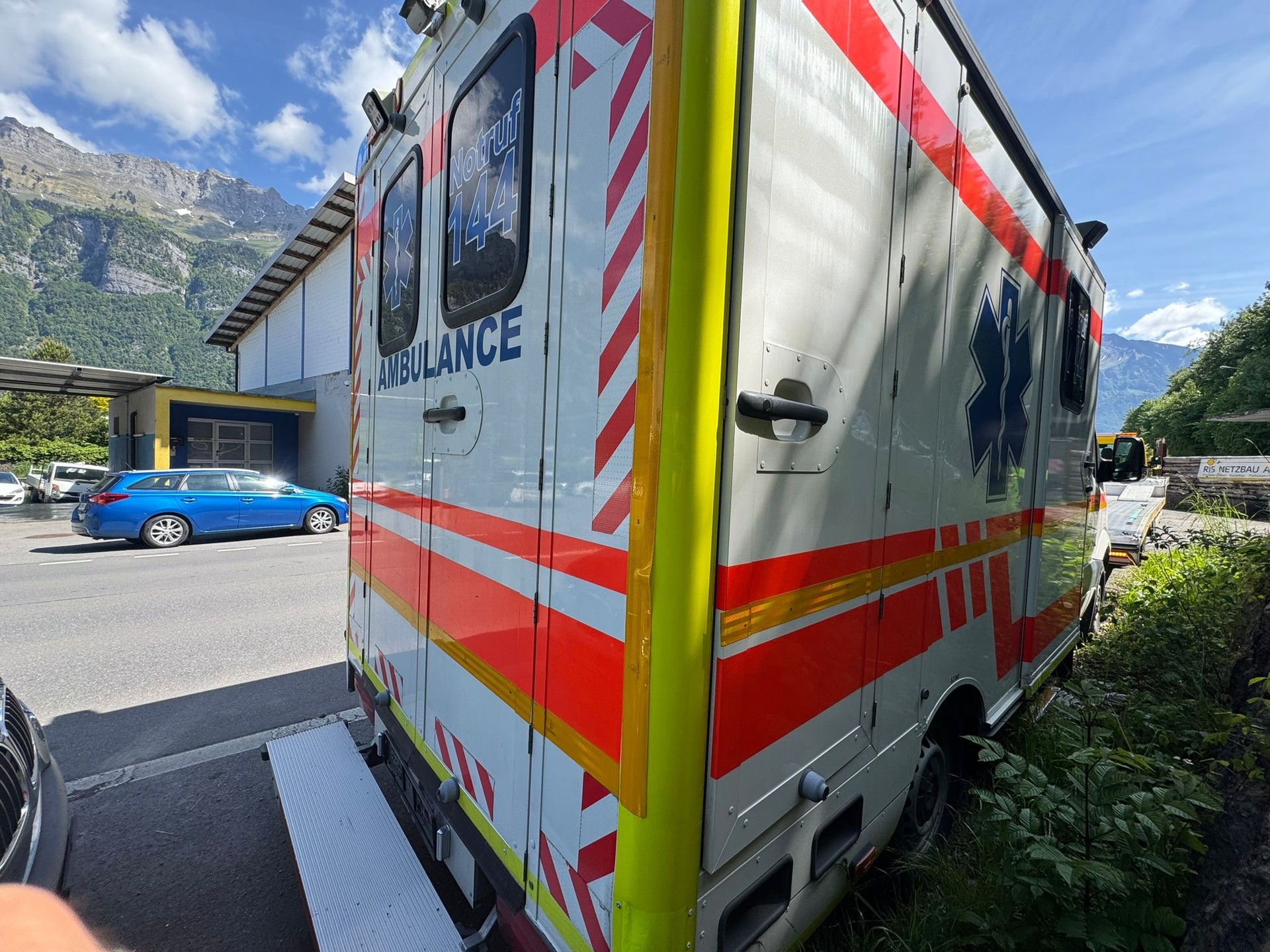MERCEDES-BENZ Sprinter 318 CDI Kompakt Ambulanz-image-12