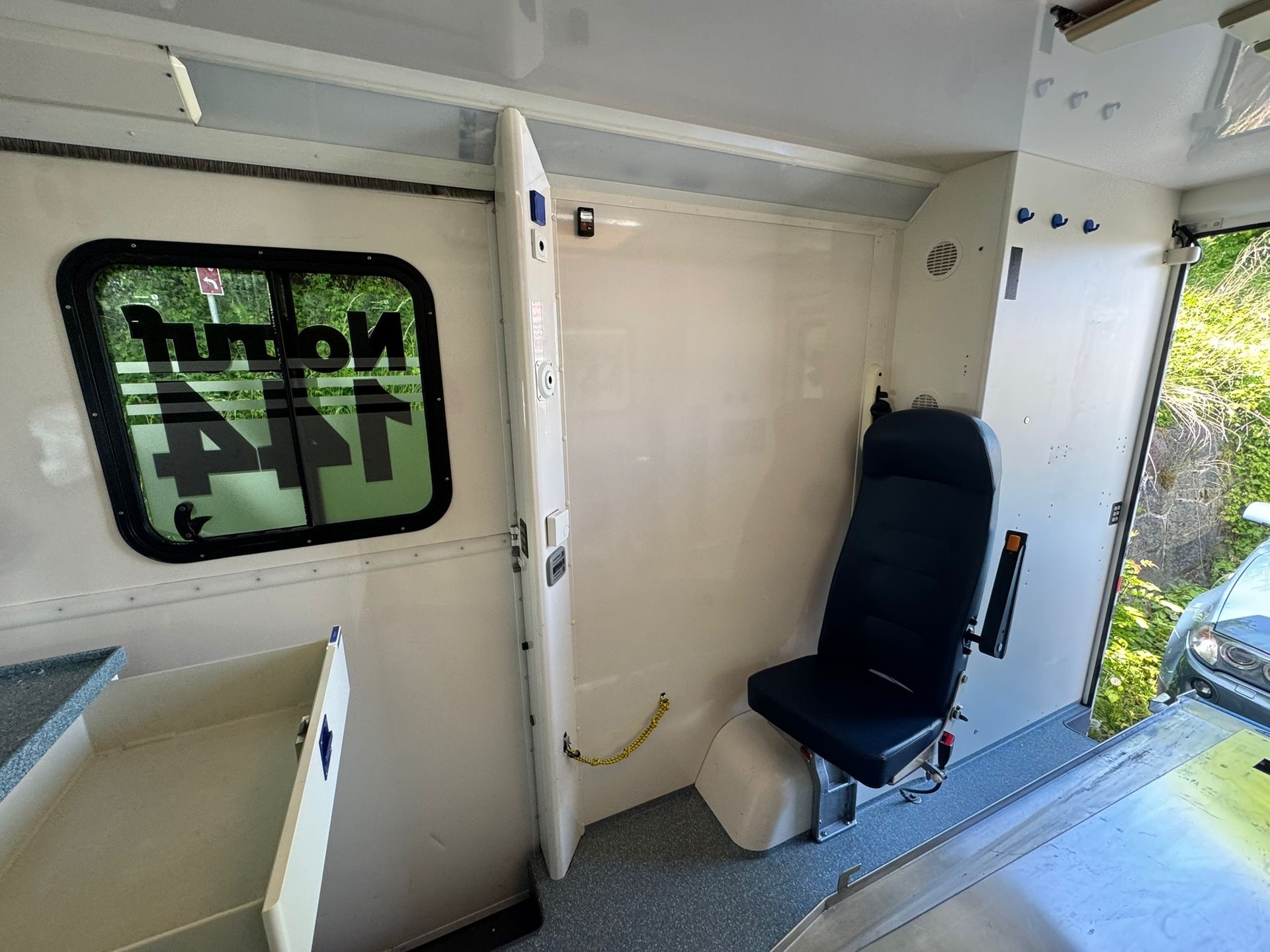MERCEDES-BENZ Sprinter 318 CDI Kompakt Ambulanz-image-8