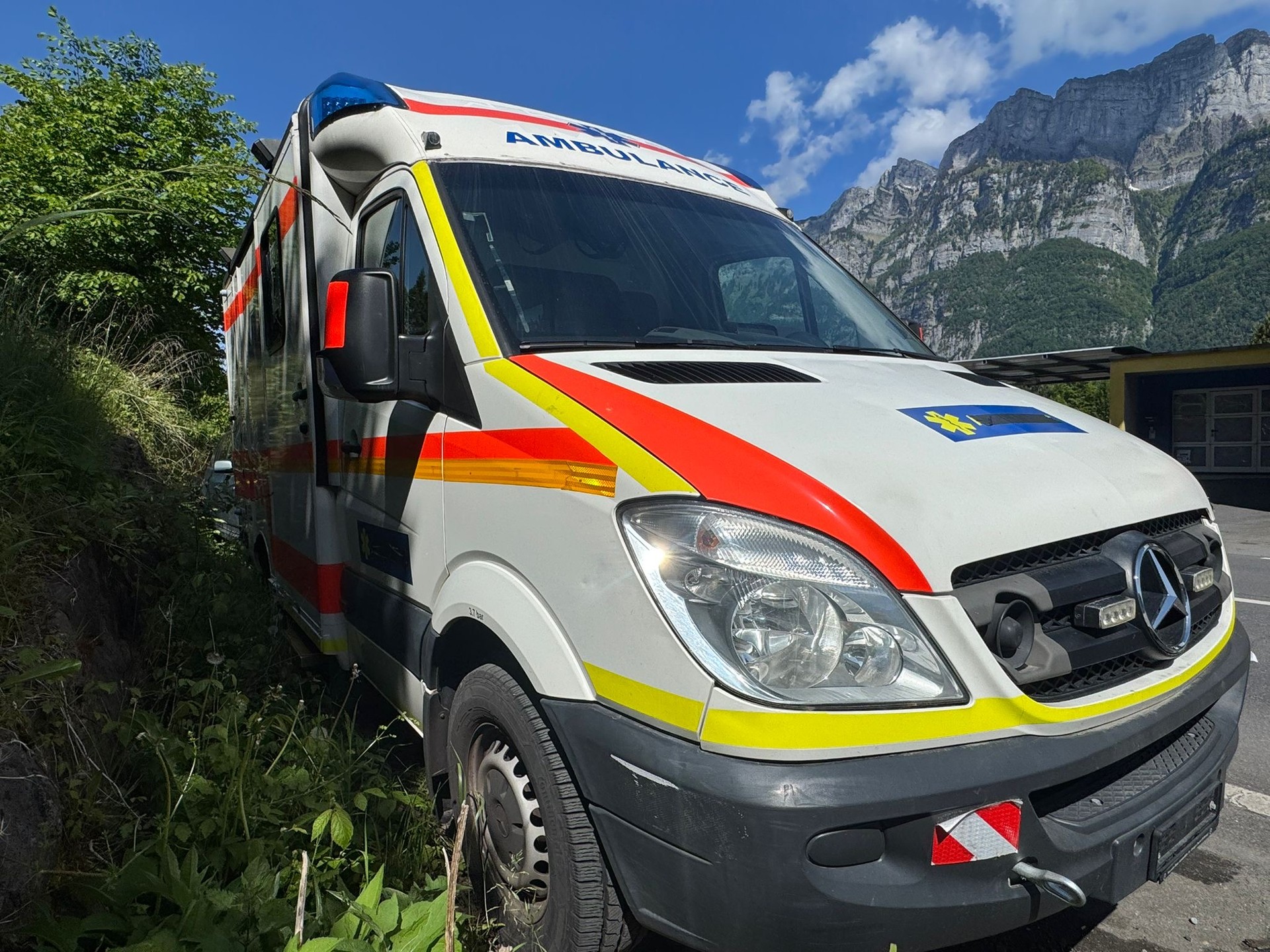 MERCEDES-BENZ Sprinter 318 CDI Kompakt Ambulanz-image-7