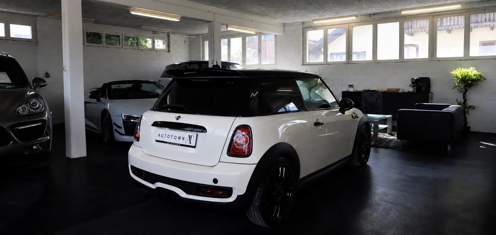 MINI Mini R56 1.6i John Cooper Works-showroom-element-1