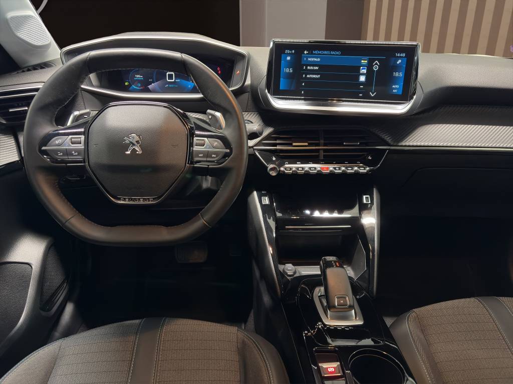 PEUGEOT 208 1.2 PureTech Allure Pack EAT8-image-4