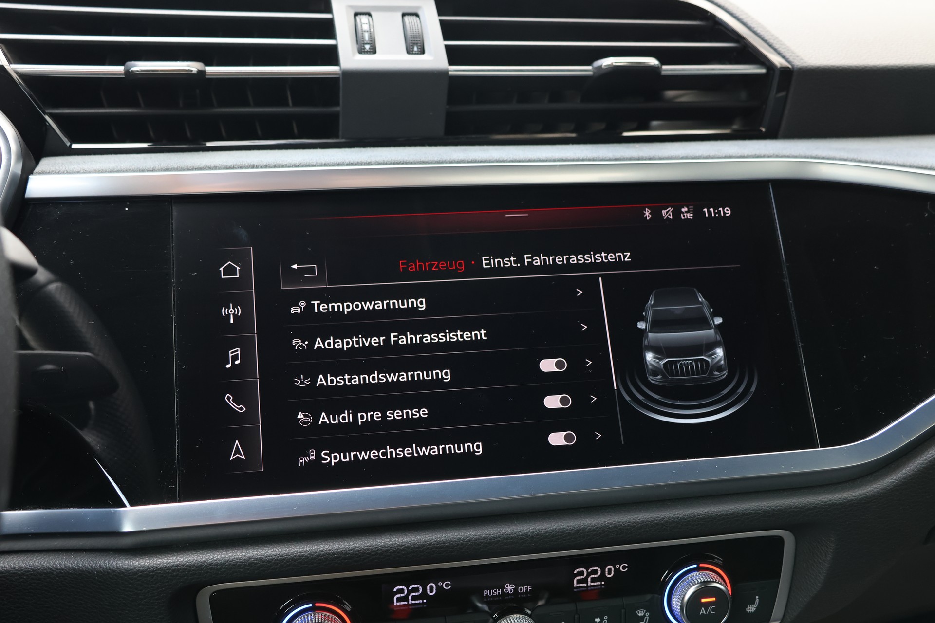 AUDI Q3 40 TDI S line quattro S-tronic (CH)-image-23