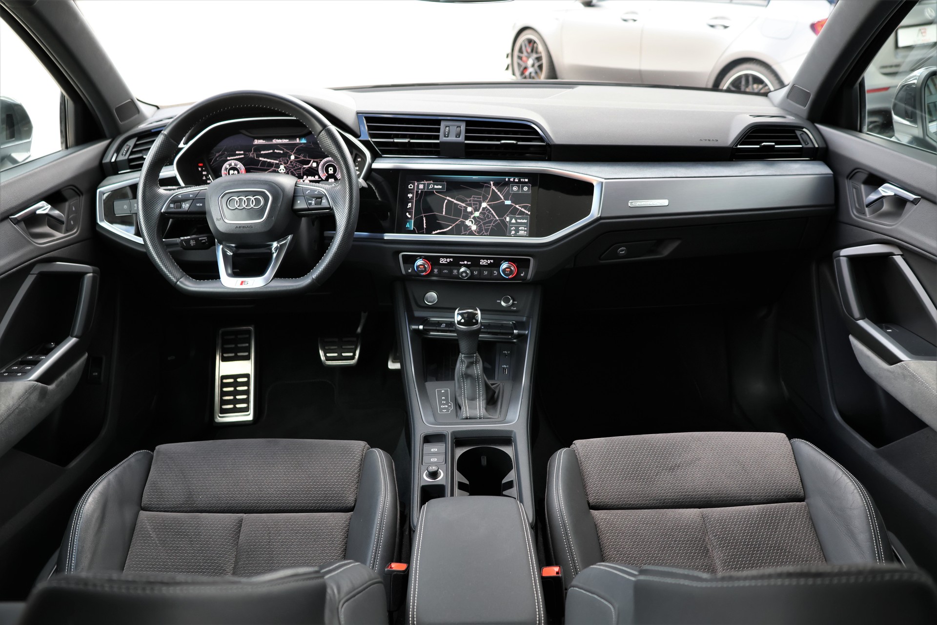 AUDI Q3 40 TDI S line quattro S-tronic (CH)-image-15