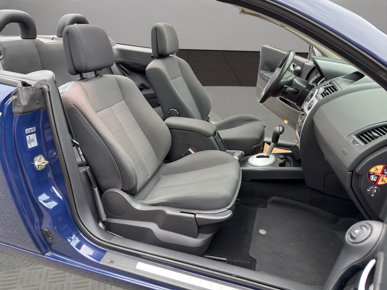 RENAULT Mégane C-C 2.0 16V Dynamique Confort-image-16