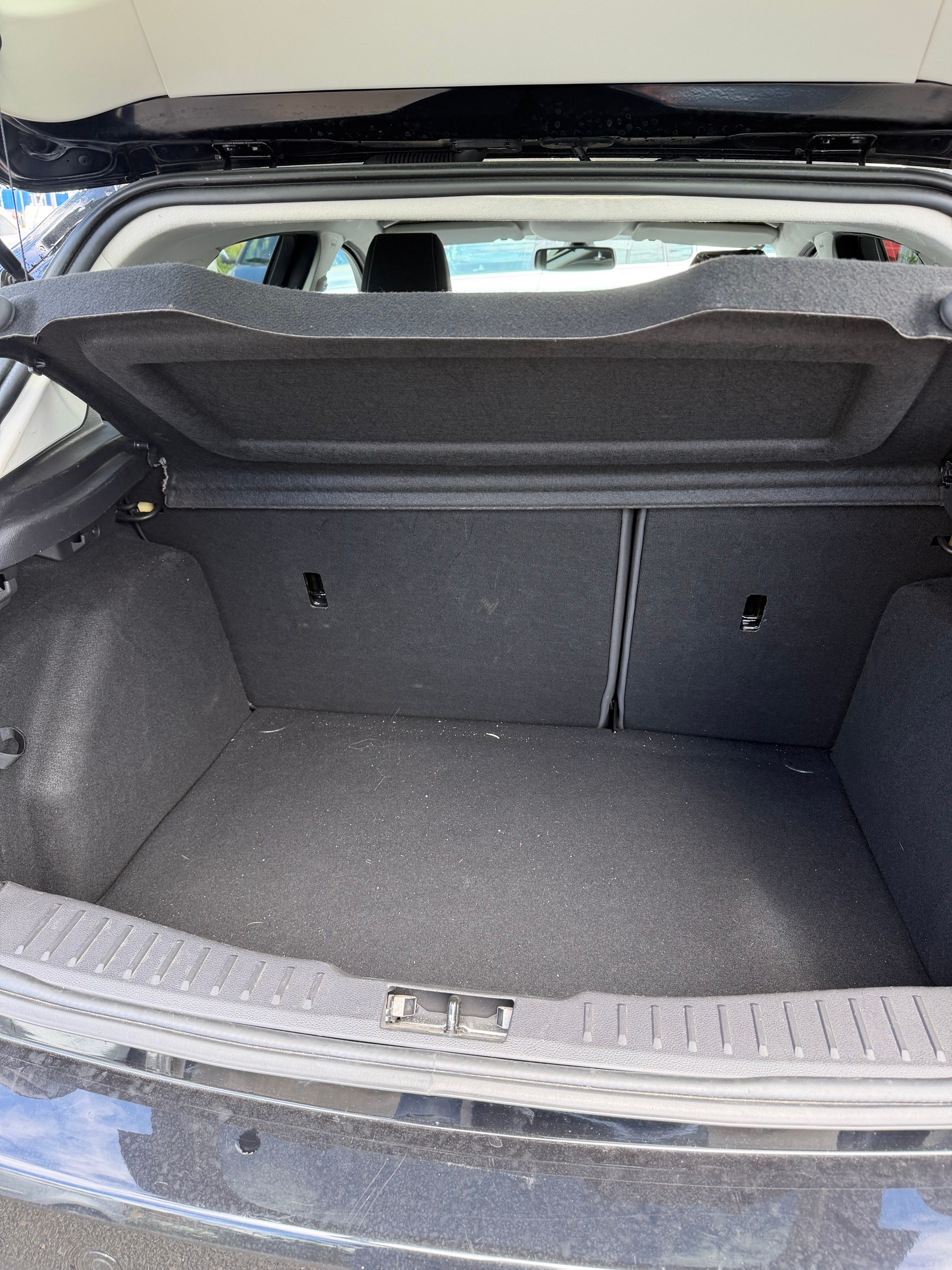 FORD Focus 1.6i VCT Trend PowerShift-image-12