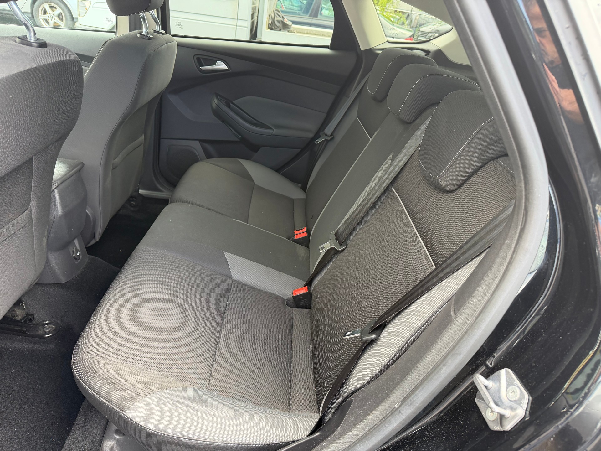 FORD Focus 1.6i VCT Trend PowerShift-image-7