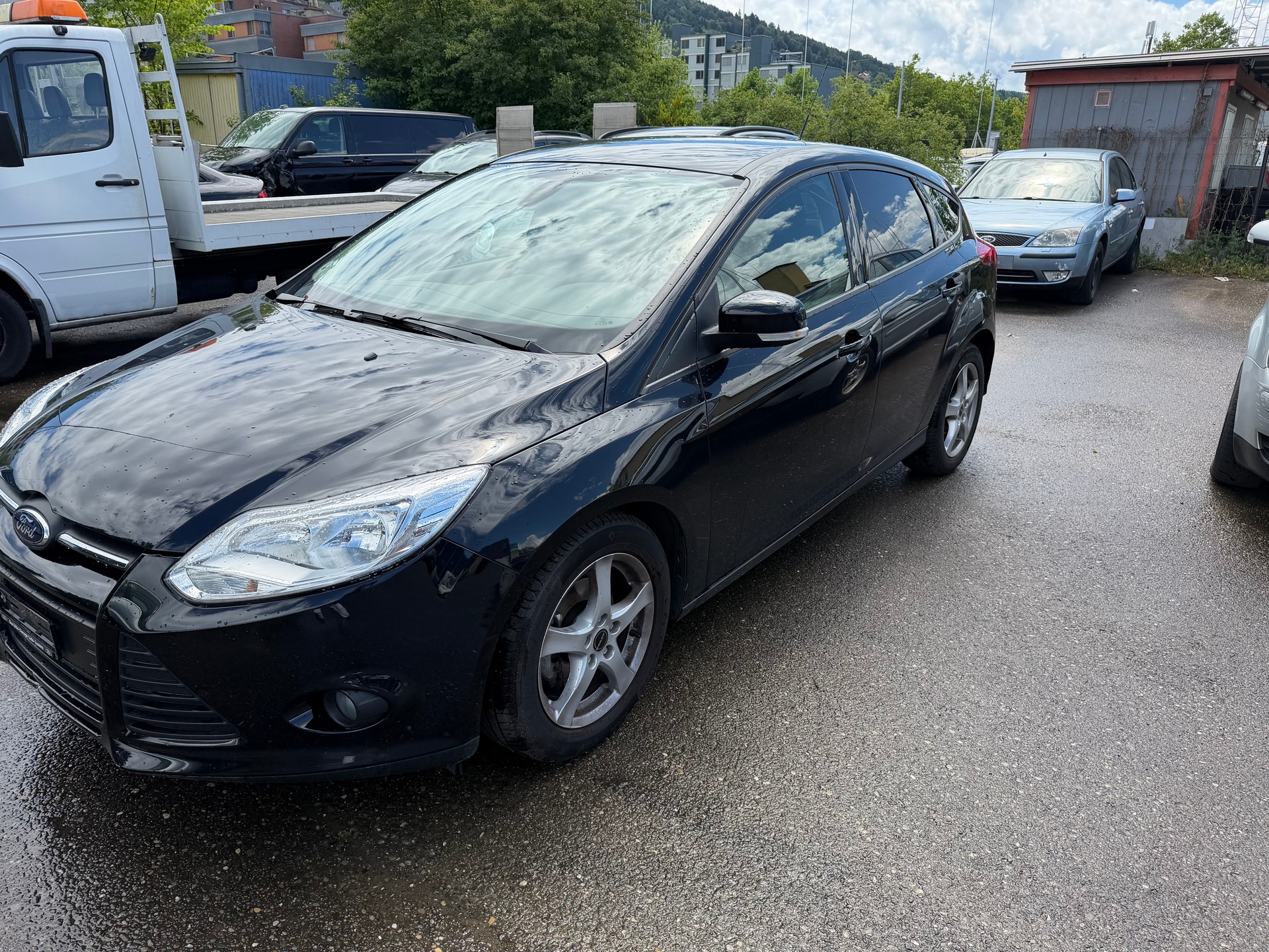 FORD Focus 1.6i VCT Trend PowerShift-image-1